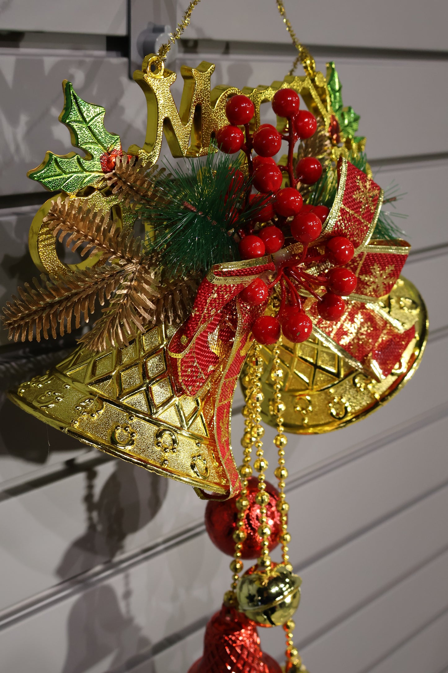 AG-65 | Christmas Hanging Bell Decoration – 15" × 10" × 5" (38×25×13 cm), Gold & Red