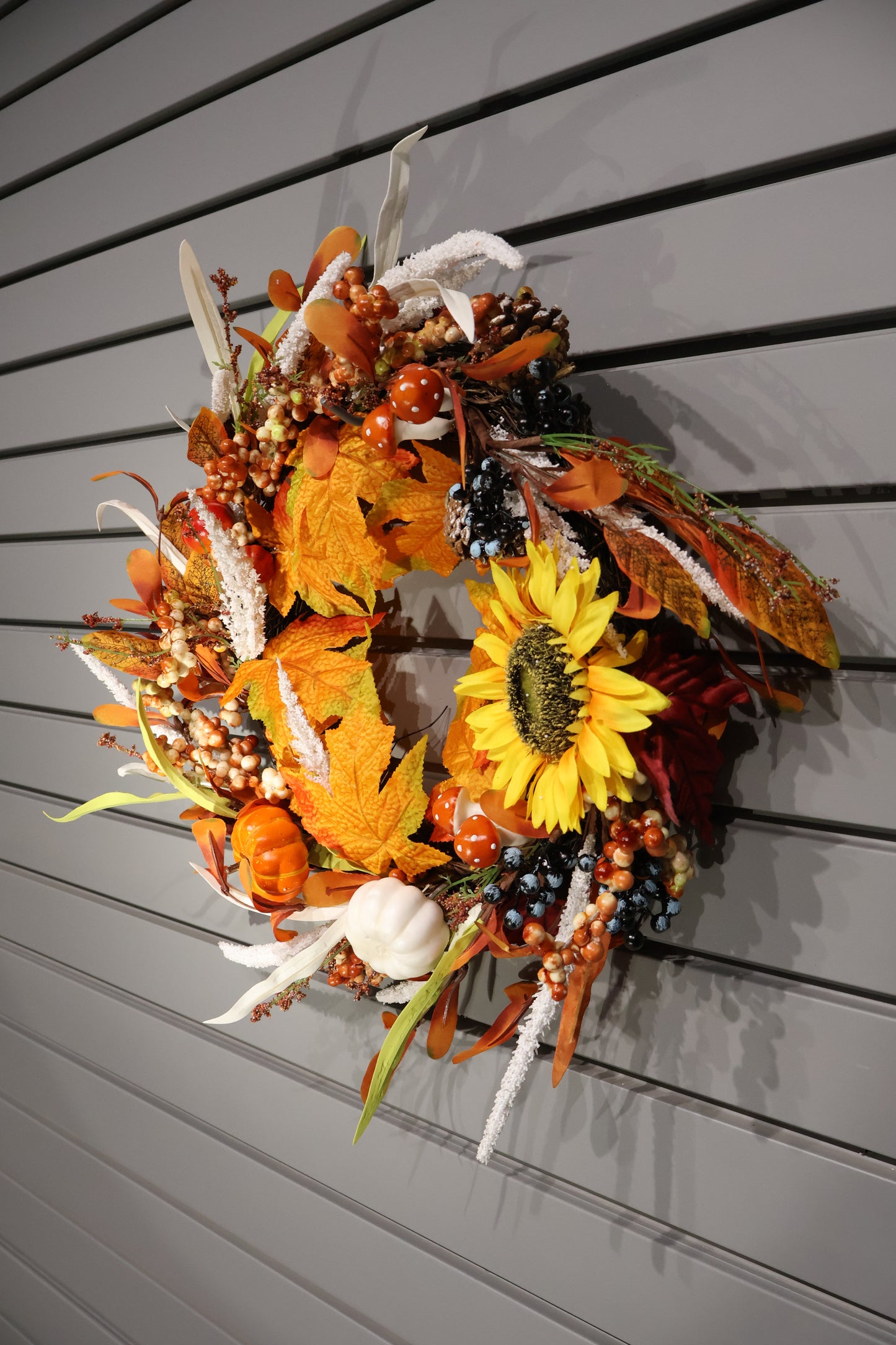 AG-55 | Artificial Autumn Wreath with Sunflower, Maple Leaves & Pumpkins – 19.7" (50 cm) Diameter