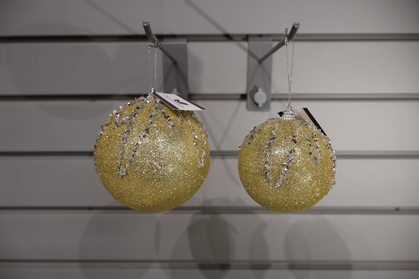 AG-35 | Artificial Christmas Glitter Bauble Ornament – 3" (8 cm) | Red or Gold