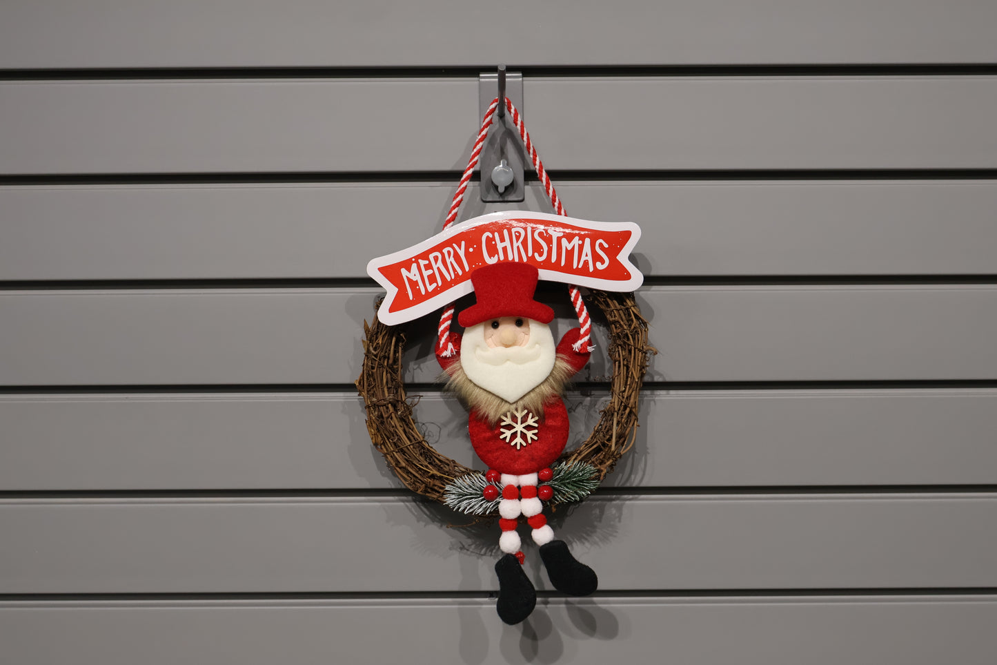 AG-22 | Christmas Wreath with Santa Ornament – 9.4" × 7.9" (24×20 cm)