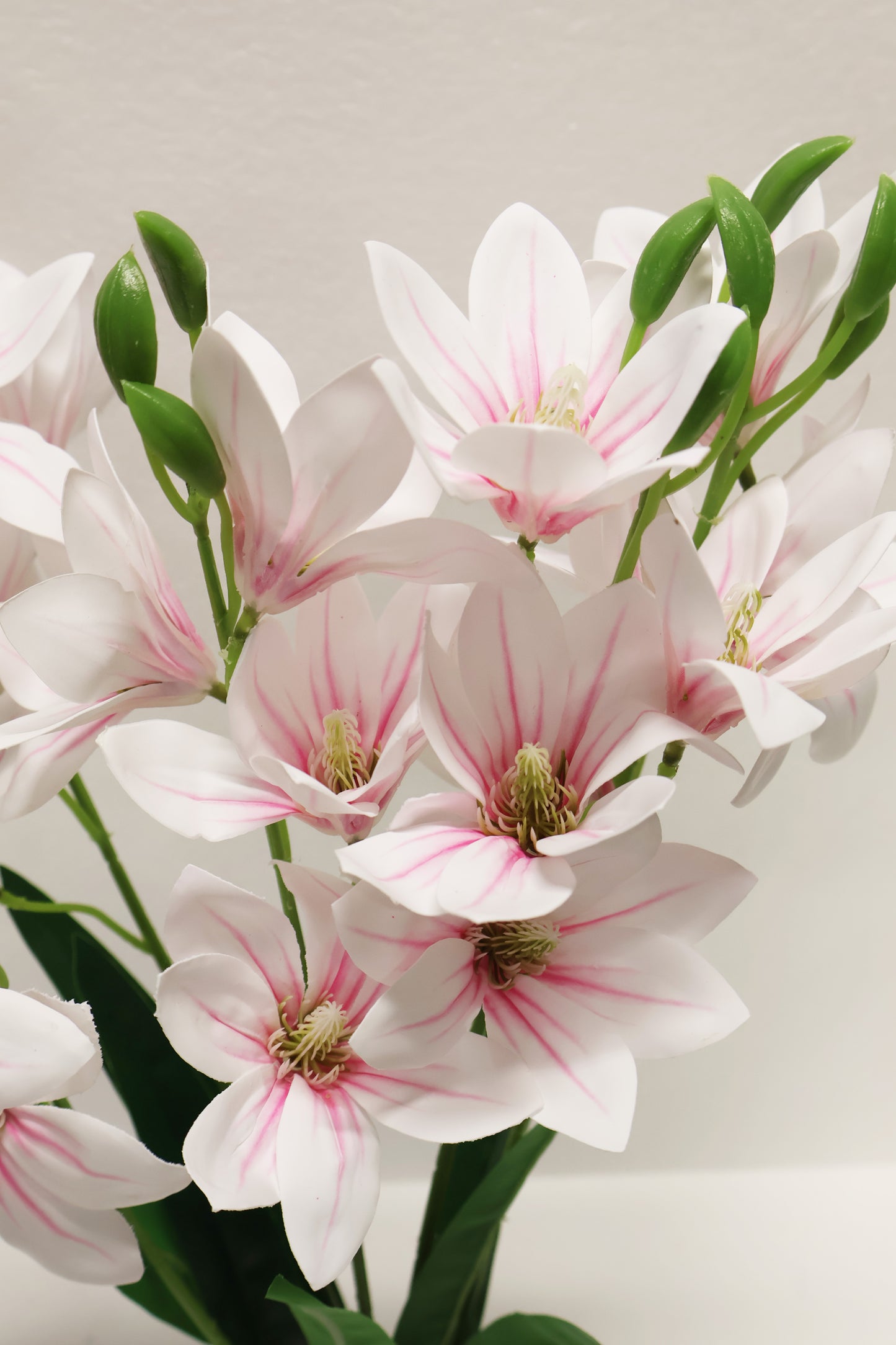 CLEMATIS SPRAY — 23.2" (59 cm)