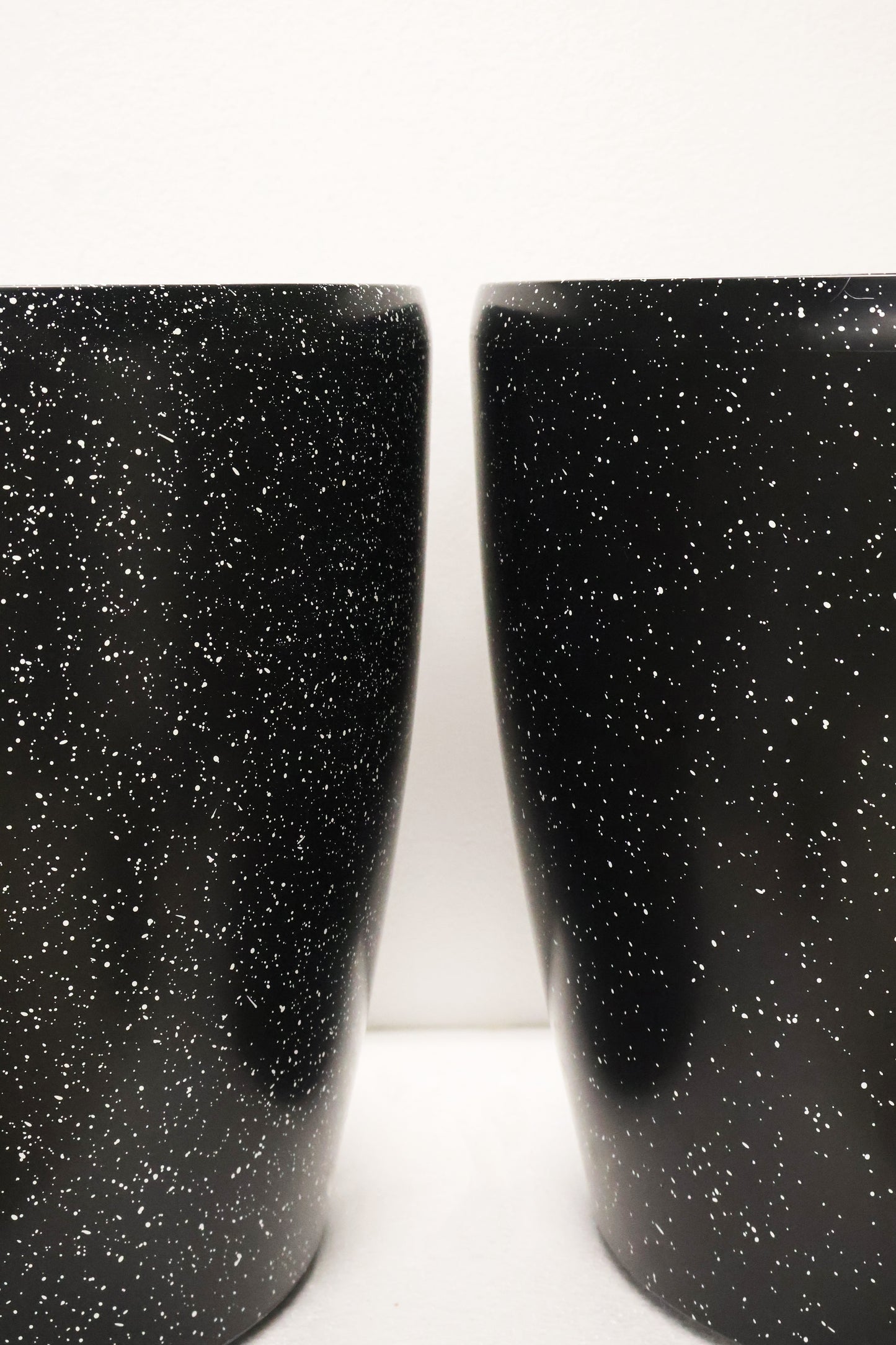 SPECKLED GLOSS ROUND PLANTER (ON WHEELS) — 16.1" × 16.1" (41 × 41 cm)