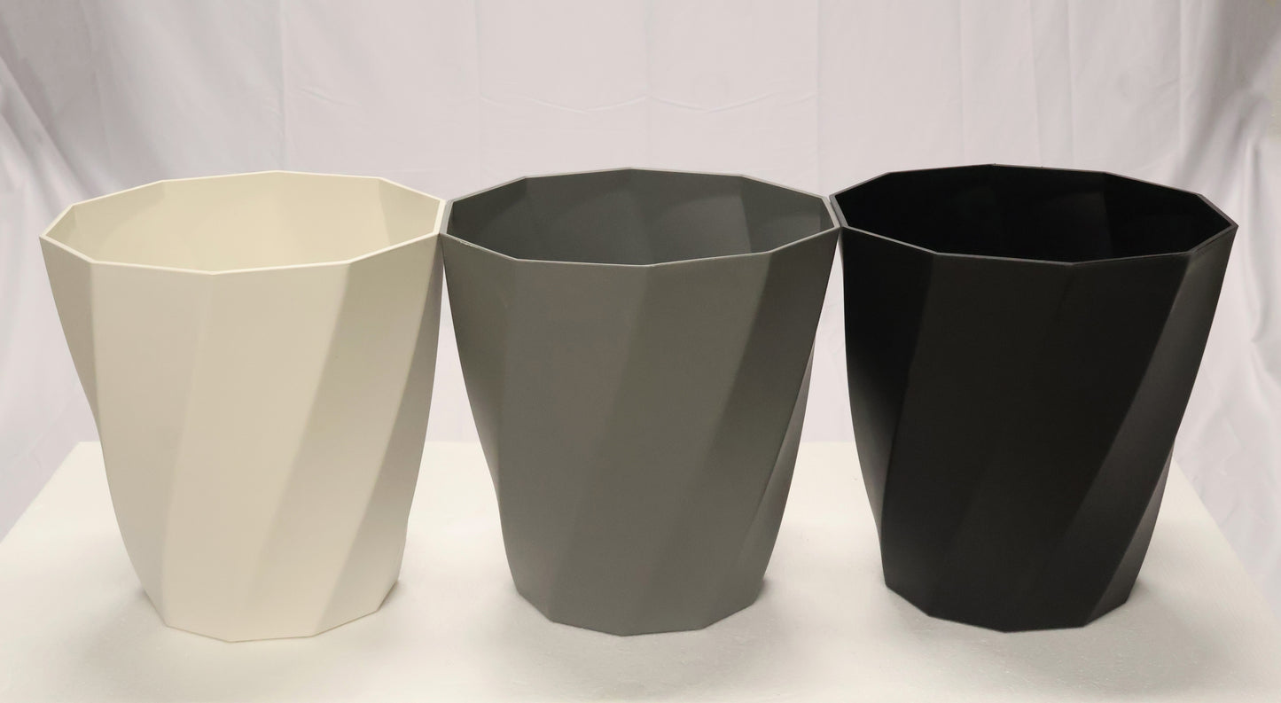 FACETED ROUND PLANTER — 13.8" × 14.2" (35 × 36 cm)