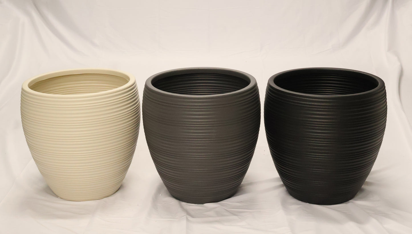 RIBBED ROUND PLANTER — 19.7" × 18.5" (50 × 47 cm)