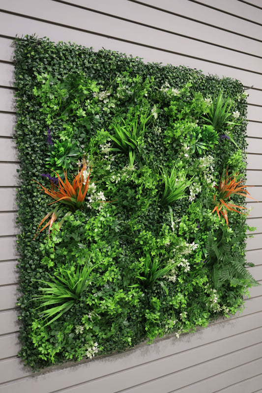 GREEN WALL — ORANGE NOTE — 40" × 40" (102 × 102 cm)