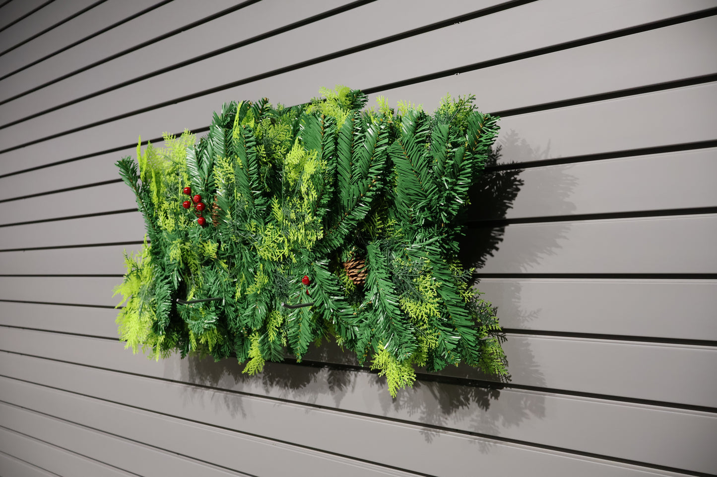 AG-79 | Artificial Pine Garland – 106" (270 cm), 264 Tips, Natural Finish