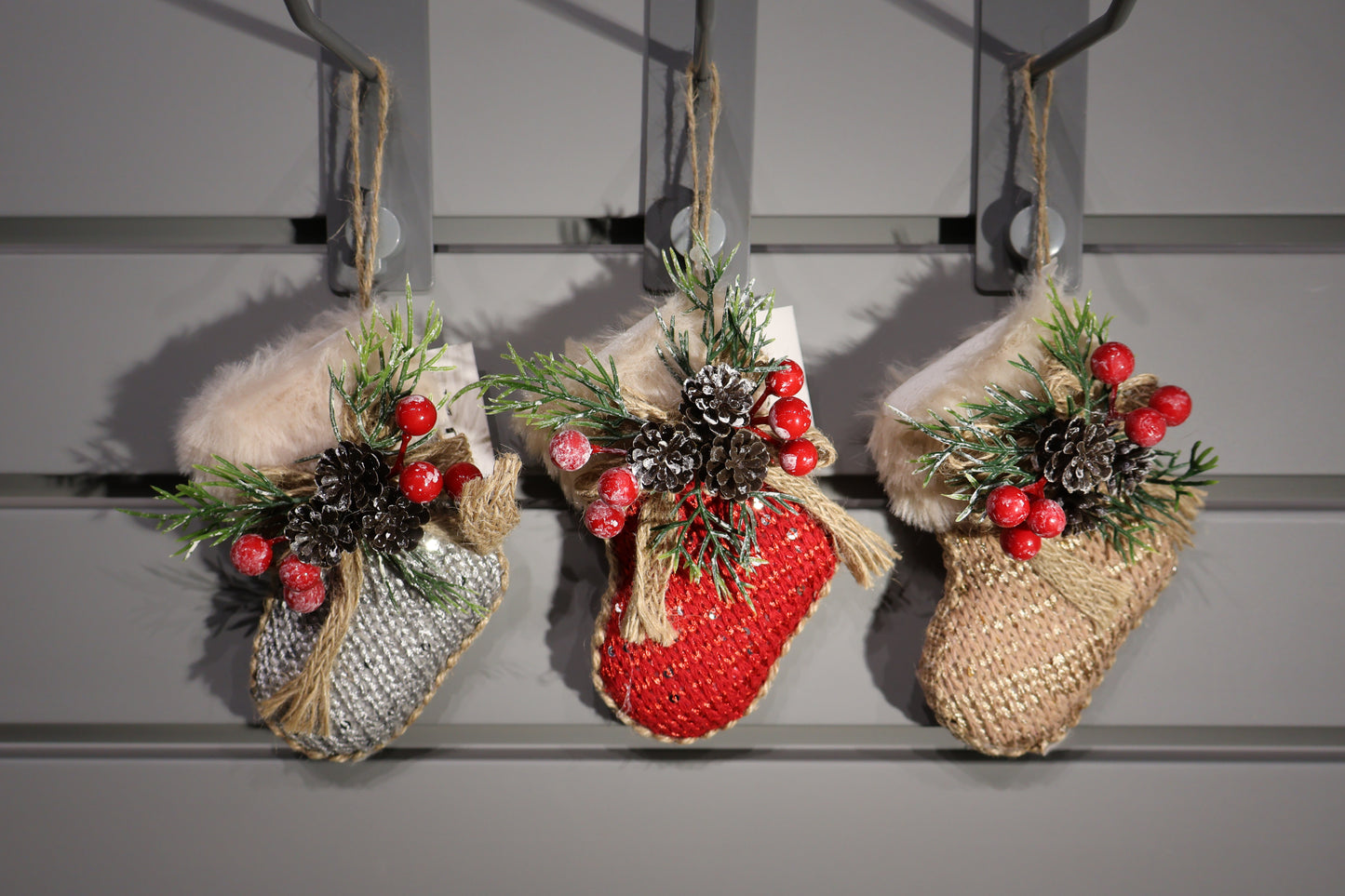 AG-21 | Christmas Mini Stockings – 3.9" × 2.6" × 1.4" (10×6.5×3.5 cm), Available in Red, Silver, and Brown, Single Item or 12 Pieces per OPP Bag