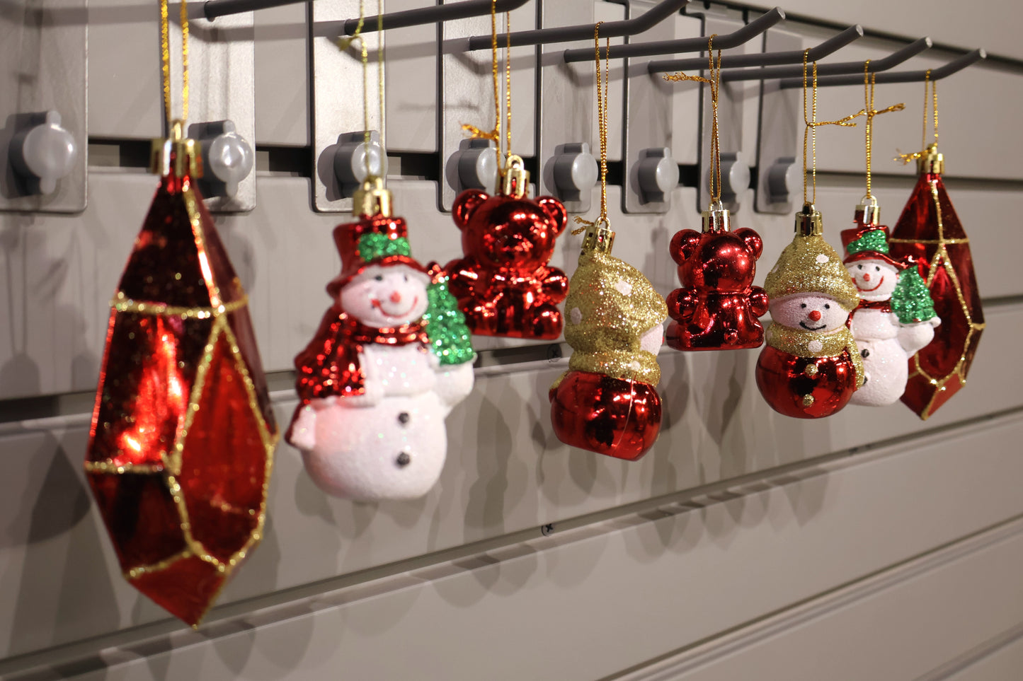 AG-76 | Christmas Tree Ornaments – Gift Box with 8 Pieces, 4 Unique Designs