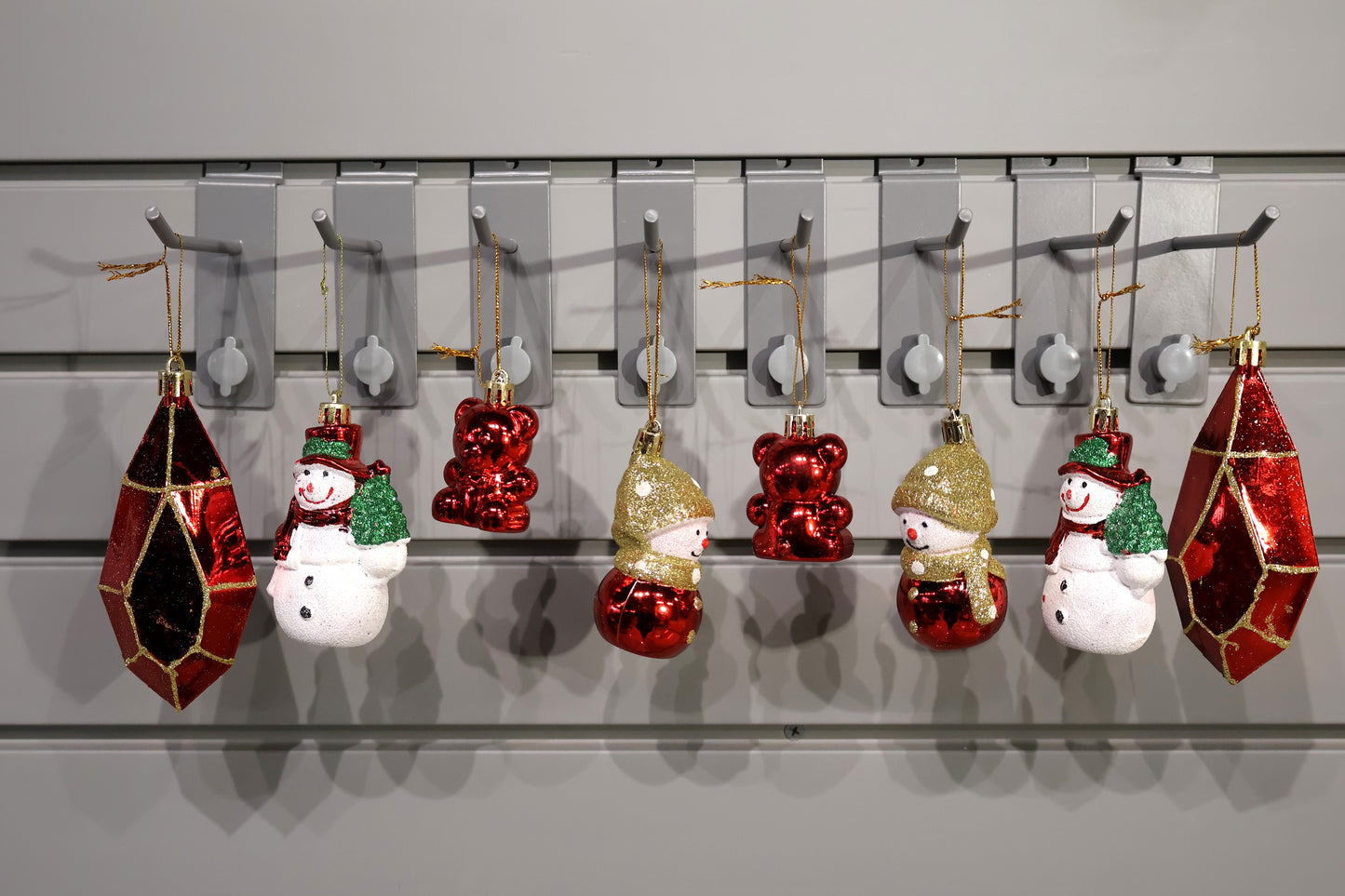 AG-76 | Christmas Tree Ornaments – Gift Box with 8 Pieces, 4 Unique Designs