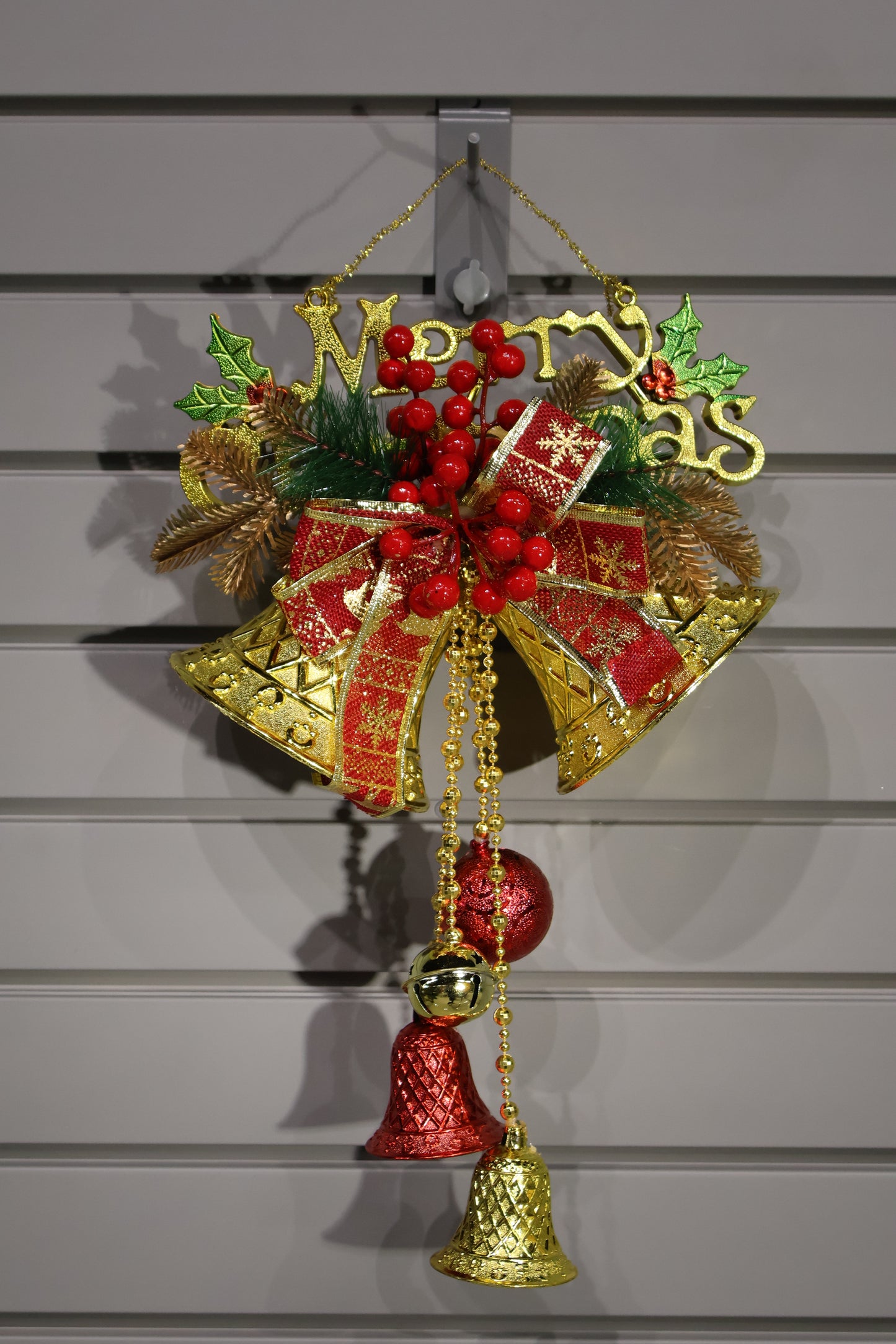 AG-65 | Christmas Hanging Bell Decoration – 15" × 10" × 5" (38×25×13 cm), Gold & Red