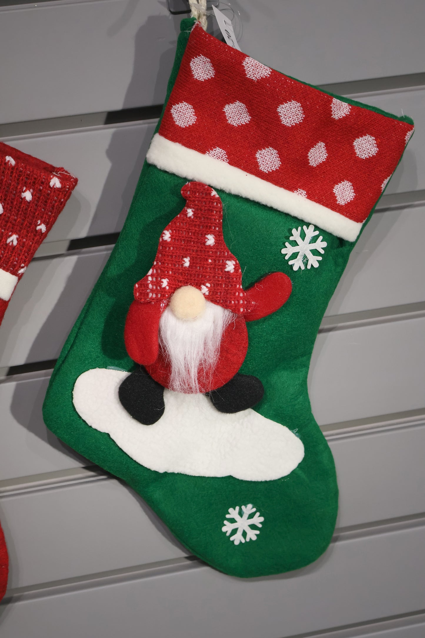 AG-20 | Christmas Stockings – 13.6" × 9.1" × 0.8" (34.5×23×2 cm), 2 Mixed Designs (Red & Green), 1 Piece with Hangtag / 12 Pieces per OPP Bag