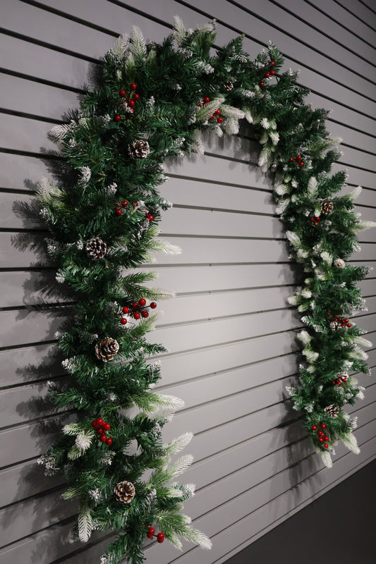 AG-78 | Artificial Pine Garland – 106" (270 cm), 260 Tips, Frosted Finish