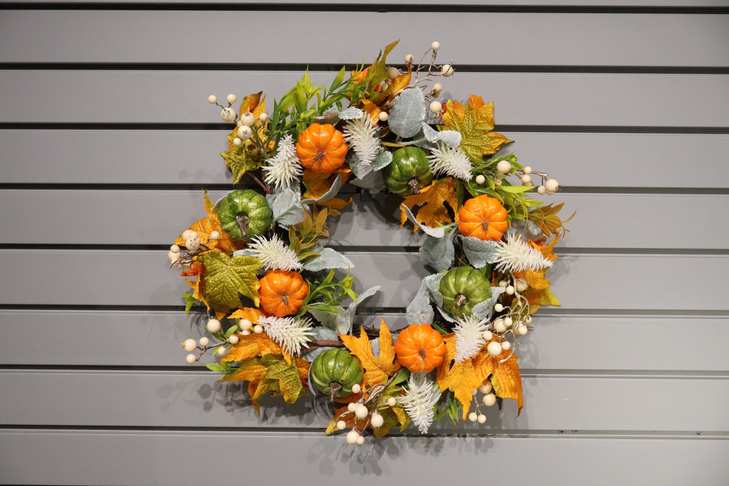 AG-53 | Artificial Autumn Wreath with Pumpkins, Maple Leaves & Berries – 19.7" (50 cm) Diameter