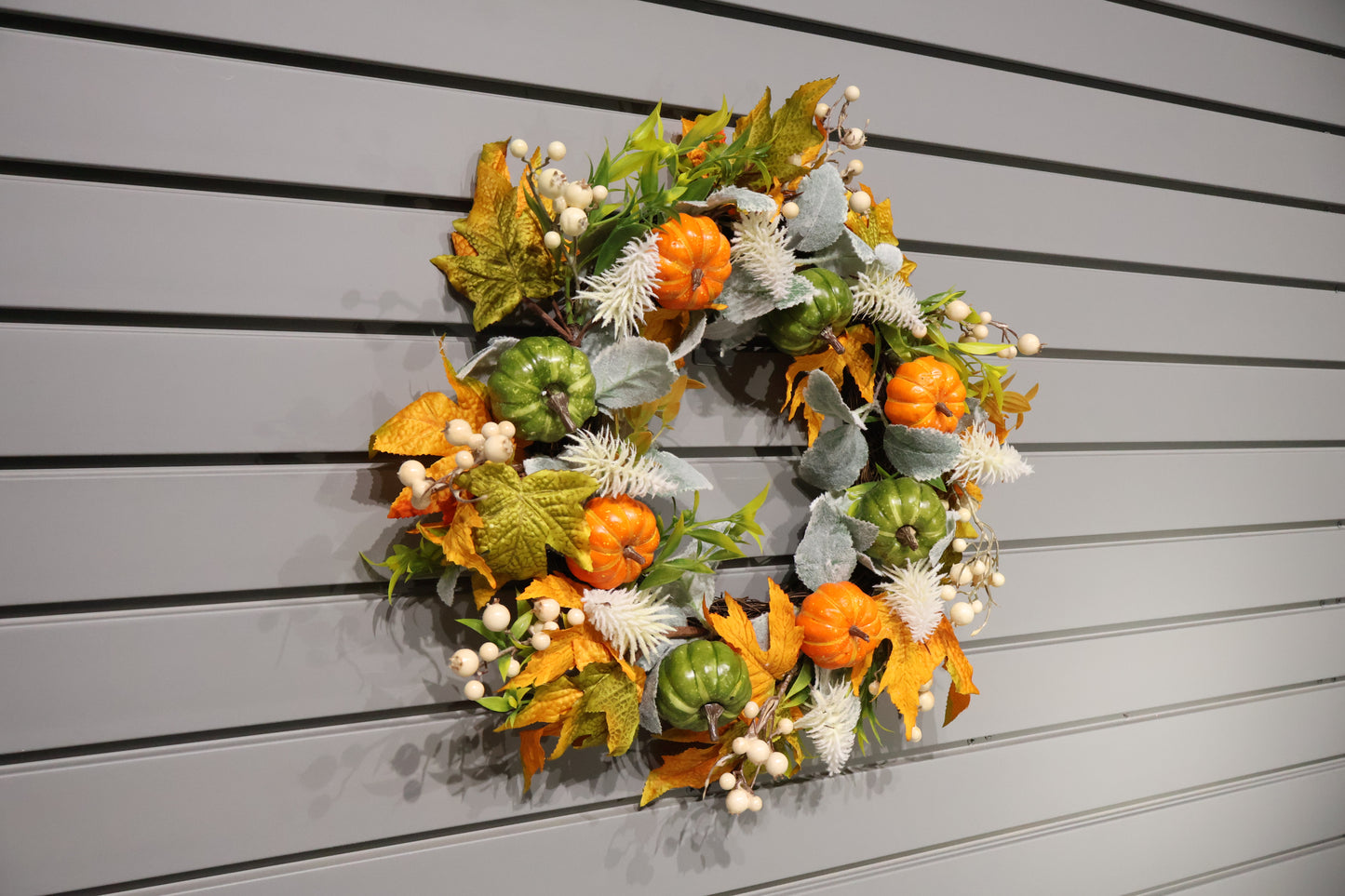 AG-53 | Artificial Autumn Wreath with Pumpkins, Maple Leaves & Berries – 19.7" (50 cm) Diameter