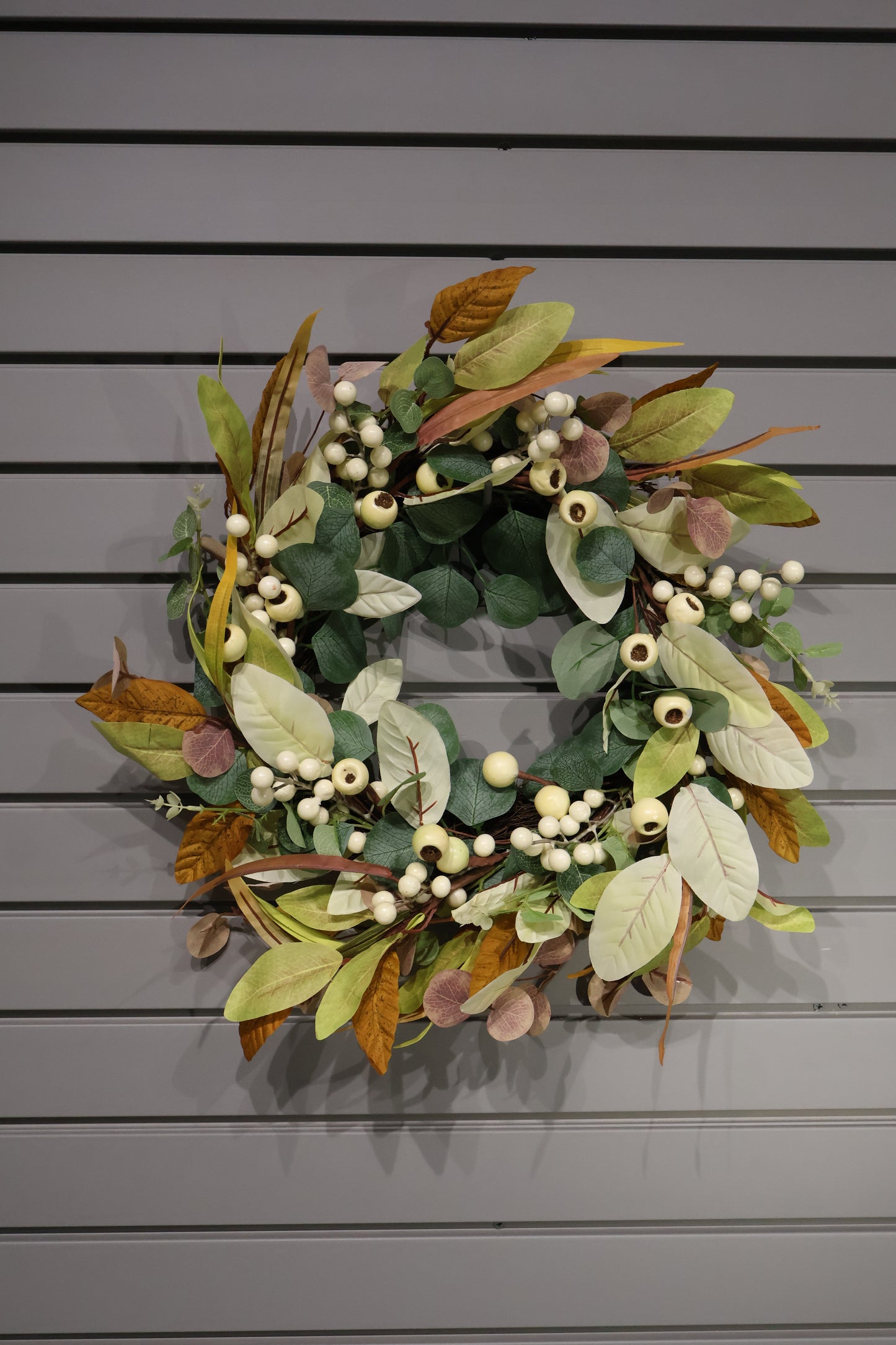 AG-56 | Artificial Eucalyptus Wreath with Cream Berries & Mixed Leaves – 19.7" (50 cm) Diameter