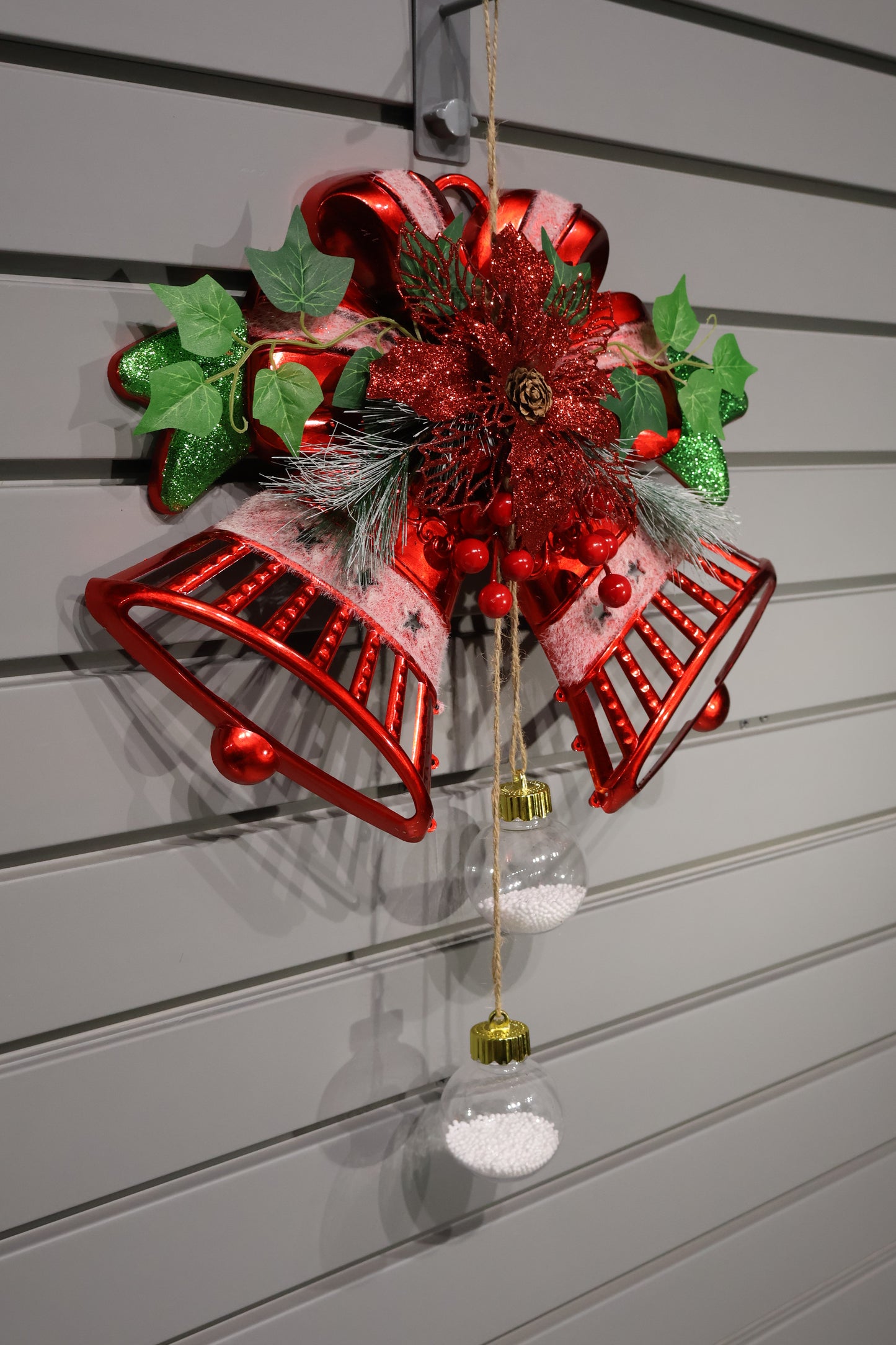 AG-67 | Christmas Hanging Bell Decoration – 18" × 15" × 2" (46×38×5 cm), Red