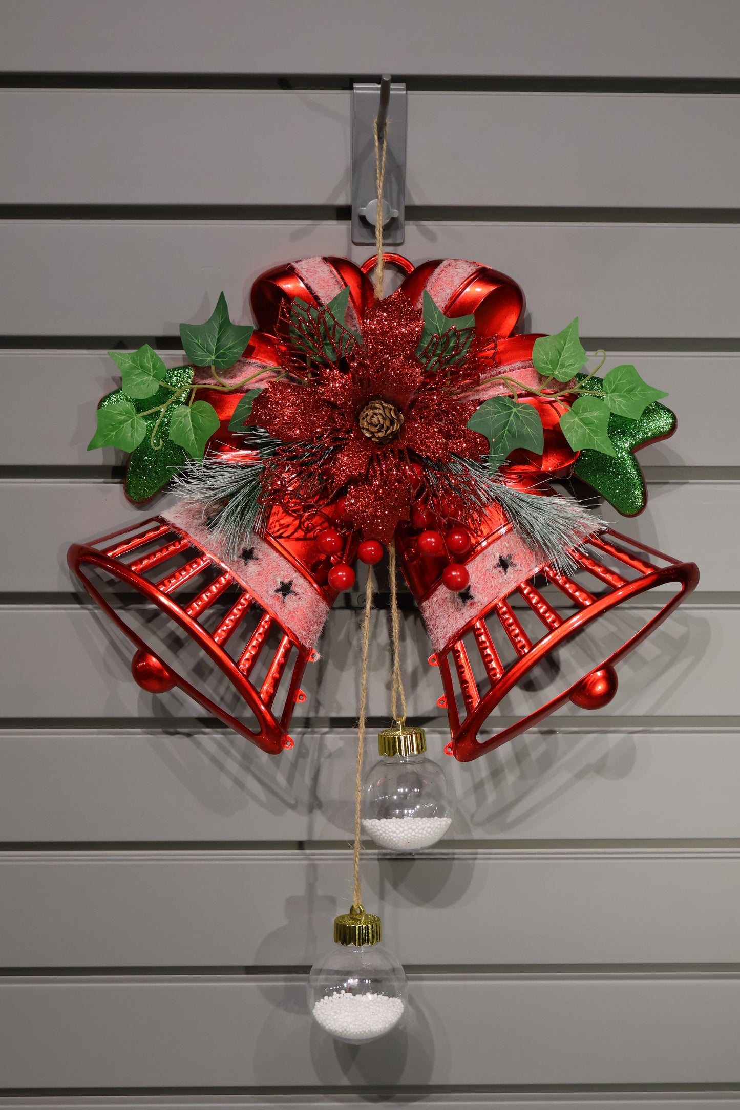 AG-67 | Christmas Hanging Bell Decoration – 18" × 15" × 2" (46×38×5 cm), Red
