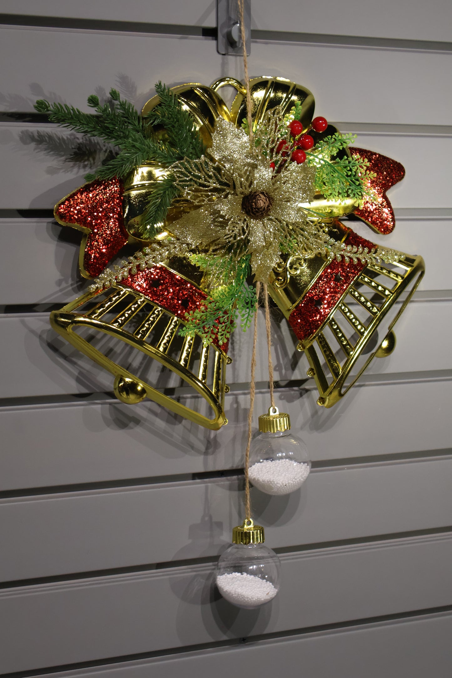 AG-68 | Christmas Hanging Bell Decoration – 18" × 15" × 2" (46×38×5 cm), Gold