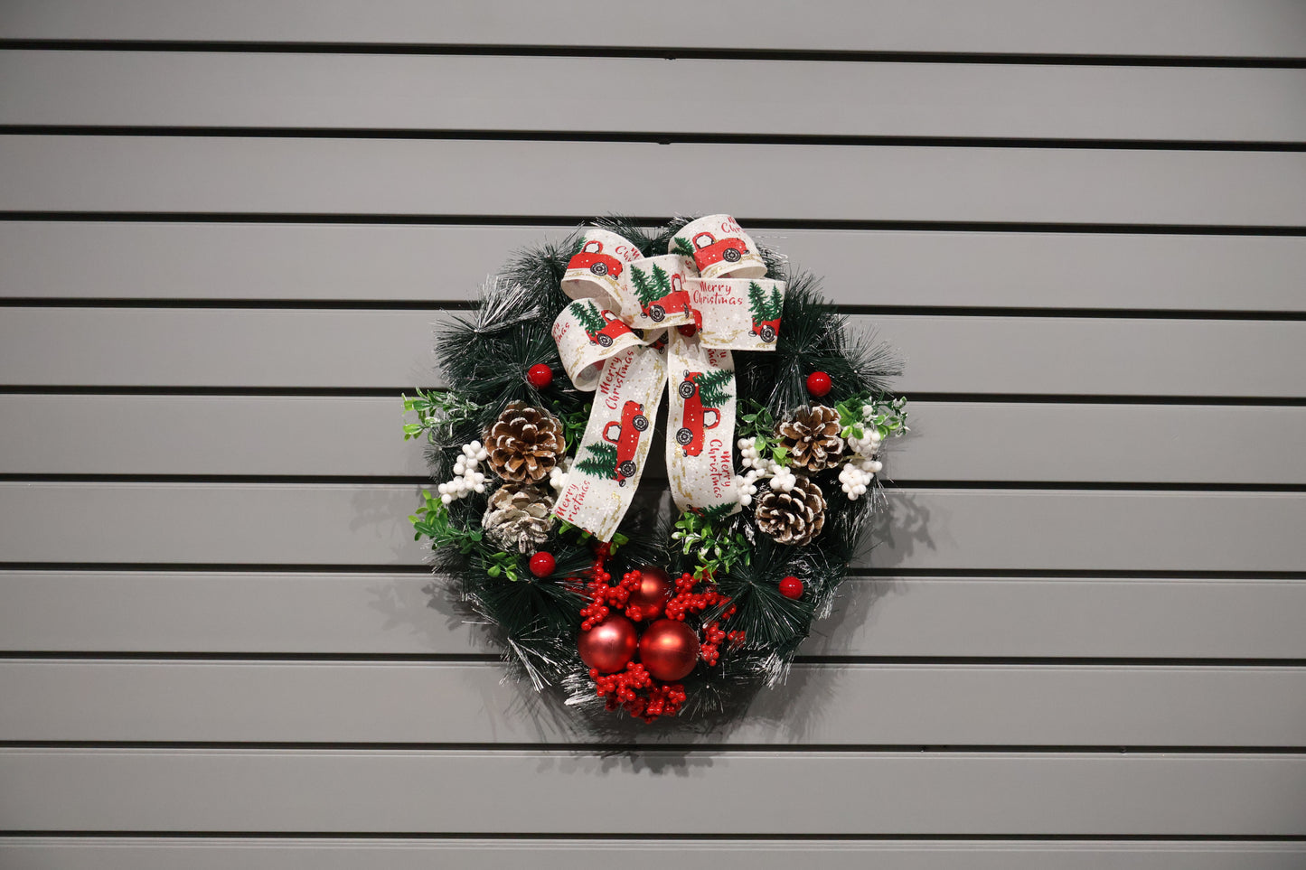 AG-47 | Artificial Christmas Wreath with Pinecones, Red Ornaments & Ribbon Bow – 16" (40 cm)