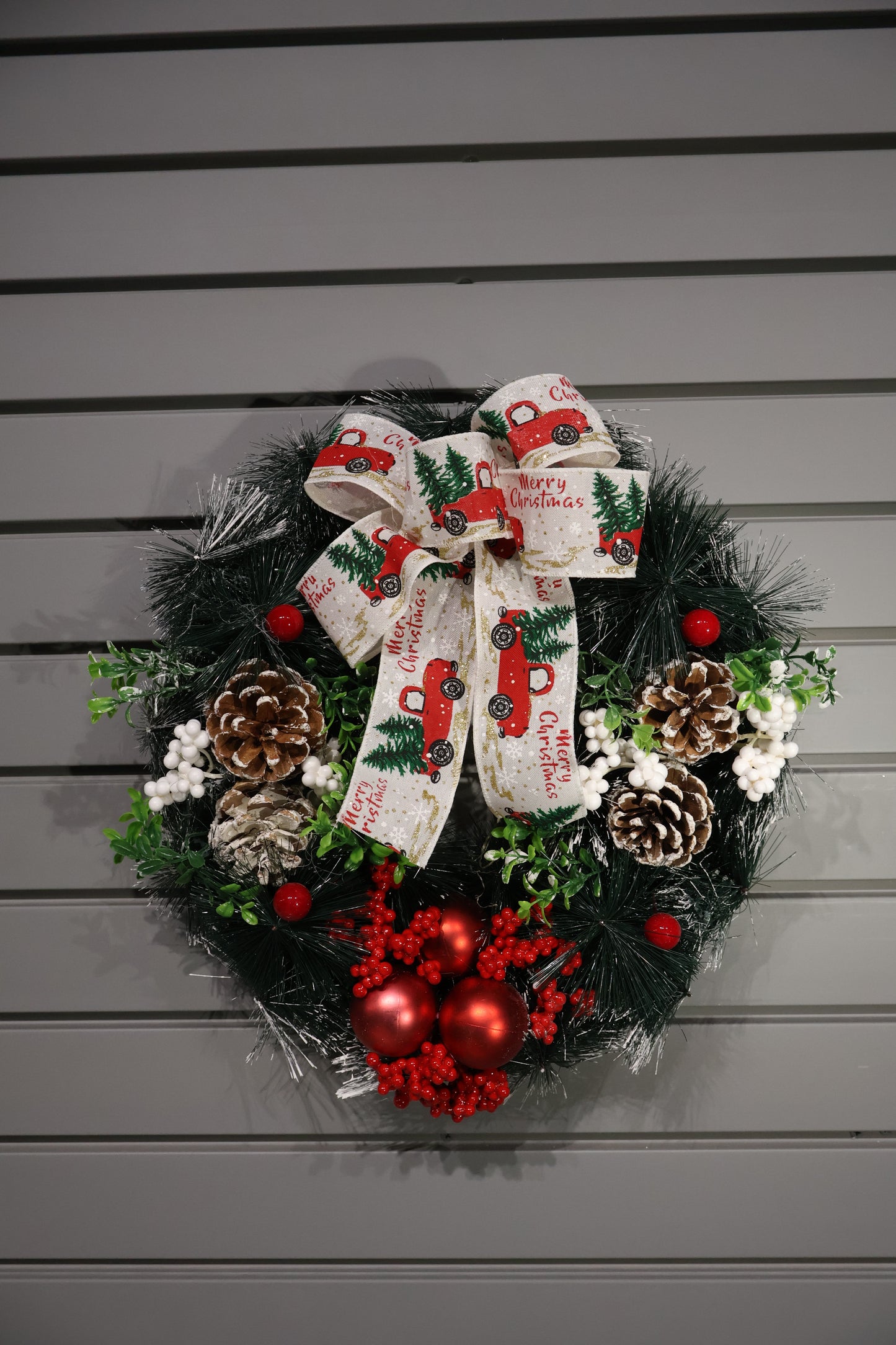 AG-47 | Artificial Christmas Wreath with Pinecones, Red Ornaments & Ribbon Bow – 16" (40 cm)