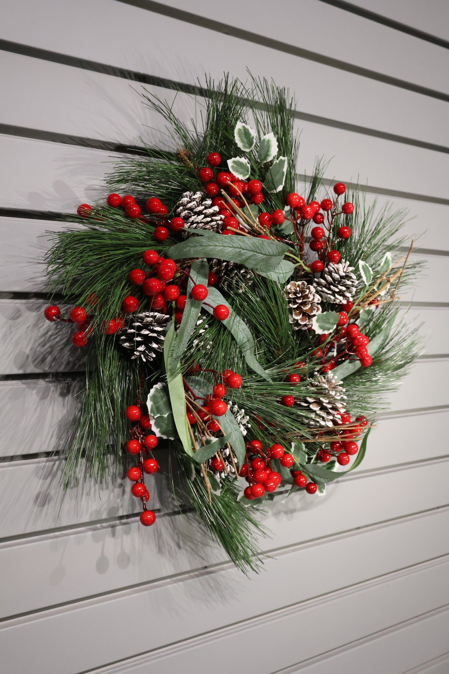 AG-49 | Artificial Pinecone and Red Berry Wreath – 16" (40 cm)