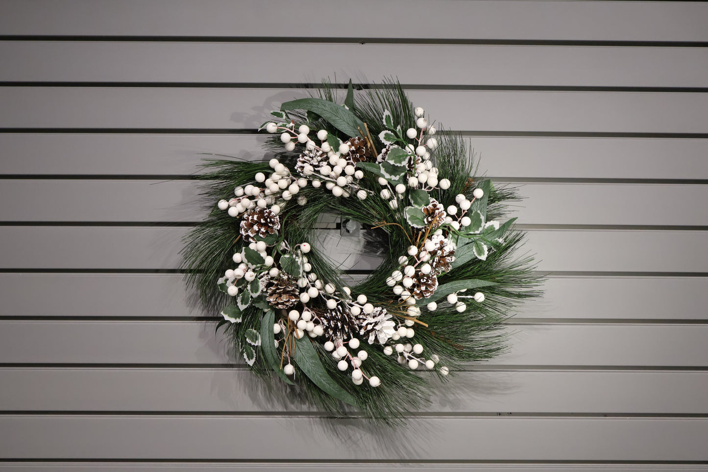 AG-39 | Artificial Christmas Wreath with White Berries, Pinecones & Green Foliage – 20" (50 cm)