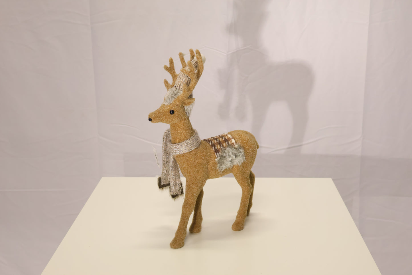 AG-26 | Christmas Ornament – Reindeer Design, Bronze, 12.6" × 9.1" (32×23 cm)