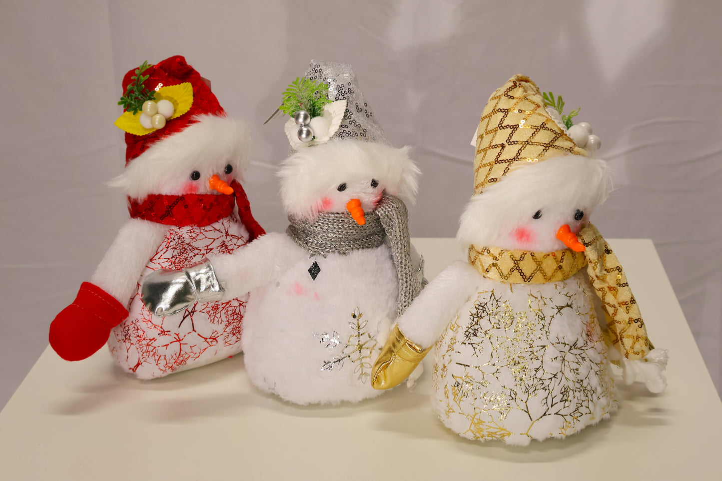 AG-10 | Christmas Ornament – Snowman Design (Gold, Silver, Red), 13.4" × 7.1" × 5.9" (34×18×15 cm)