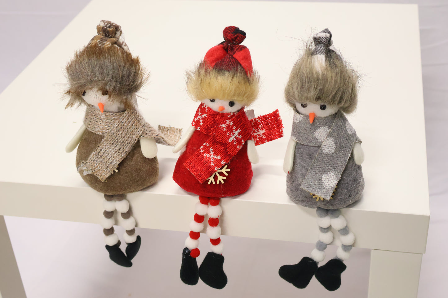 AG-09 | Christmas Ornament – Snowman Design (Brown, Red, Grey), 11.8" × 3.9" × 2.6" (30×10×6.5 cm)