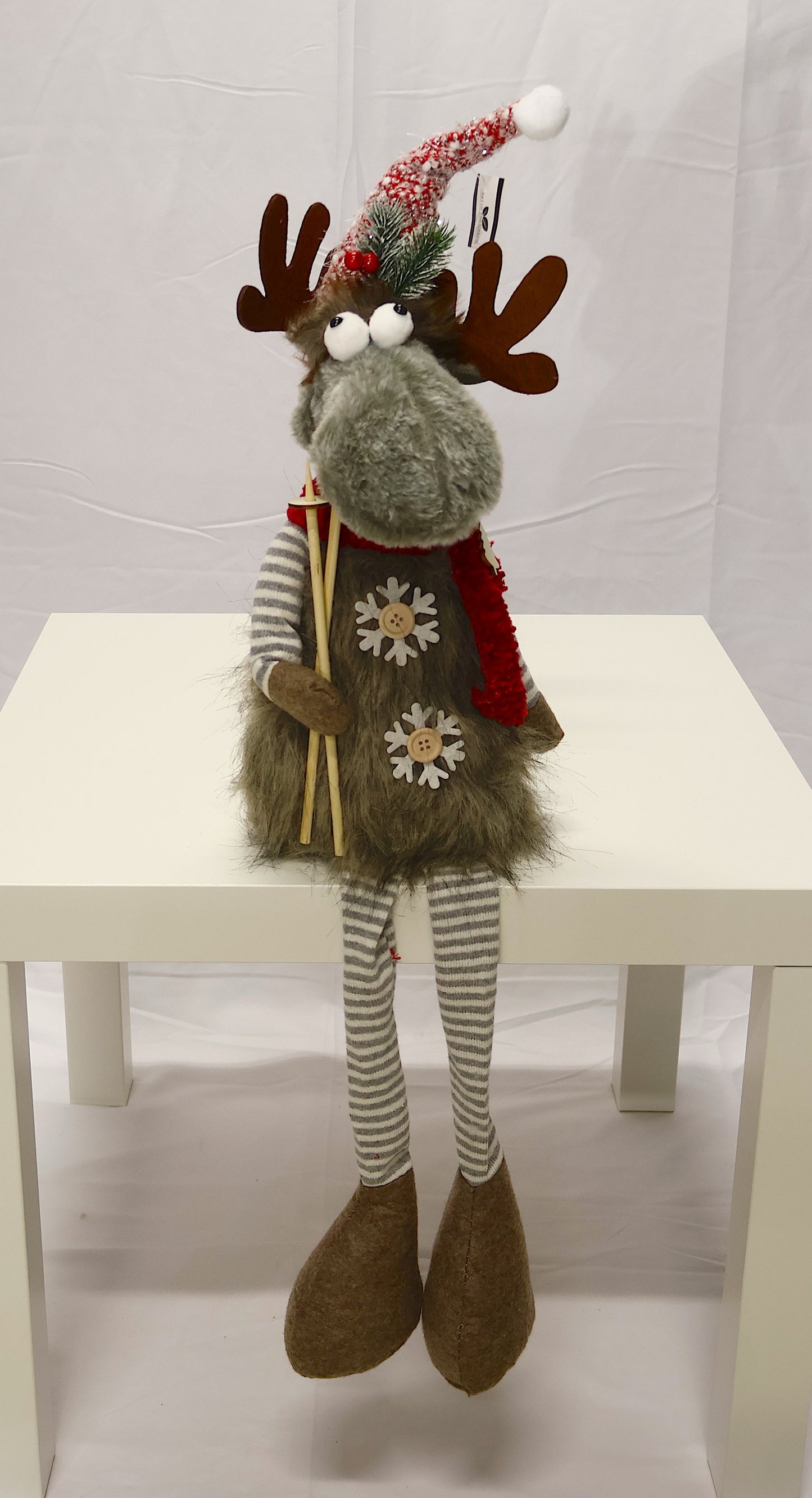 AG-06 | Christmas Ornament – Reindeer Design with Dangling Legs, 35.4"/21.7" × 8.7" × 5.1" (90/55×22×13 cm)