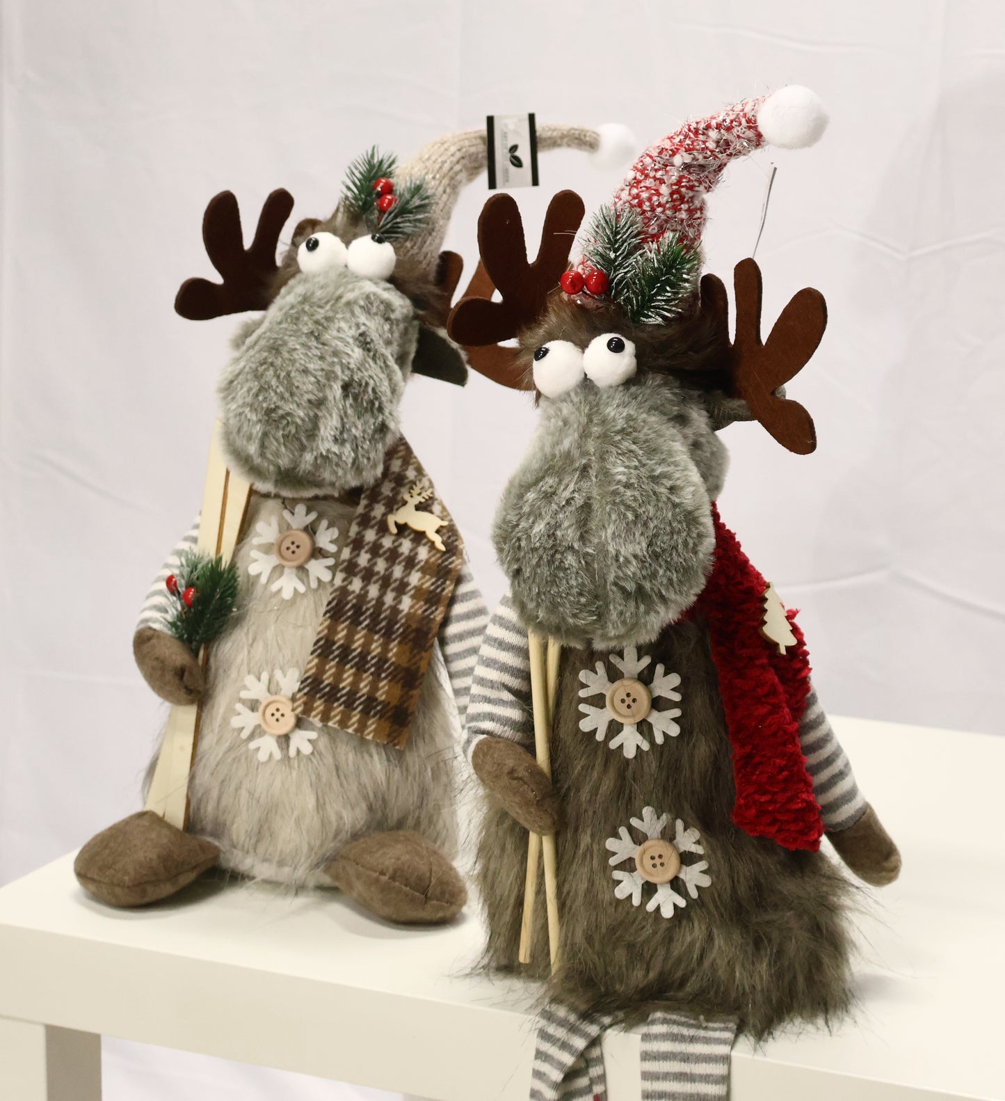 AG-06 | Christmas Ornament – Reindeer Design with Dangling Legs, 35.4"/21.7" × 8.7" × 5.1" (90/55×22×13 cm)