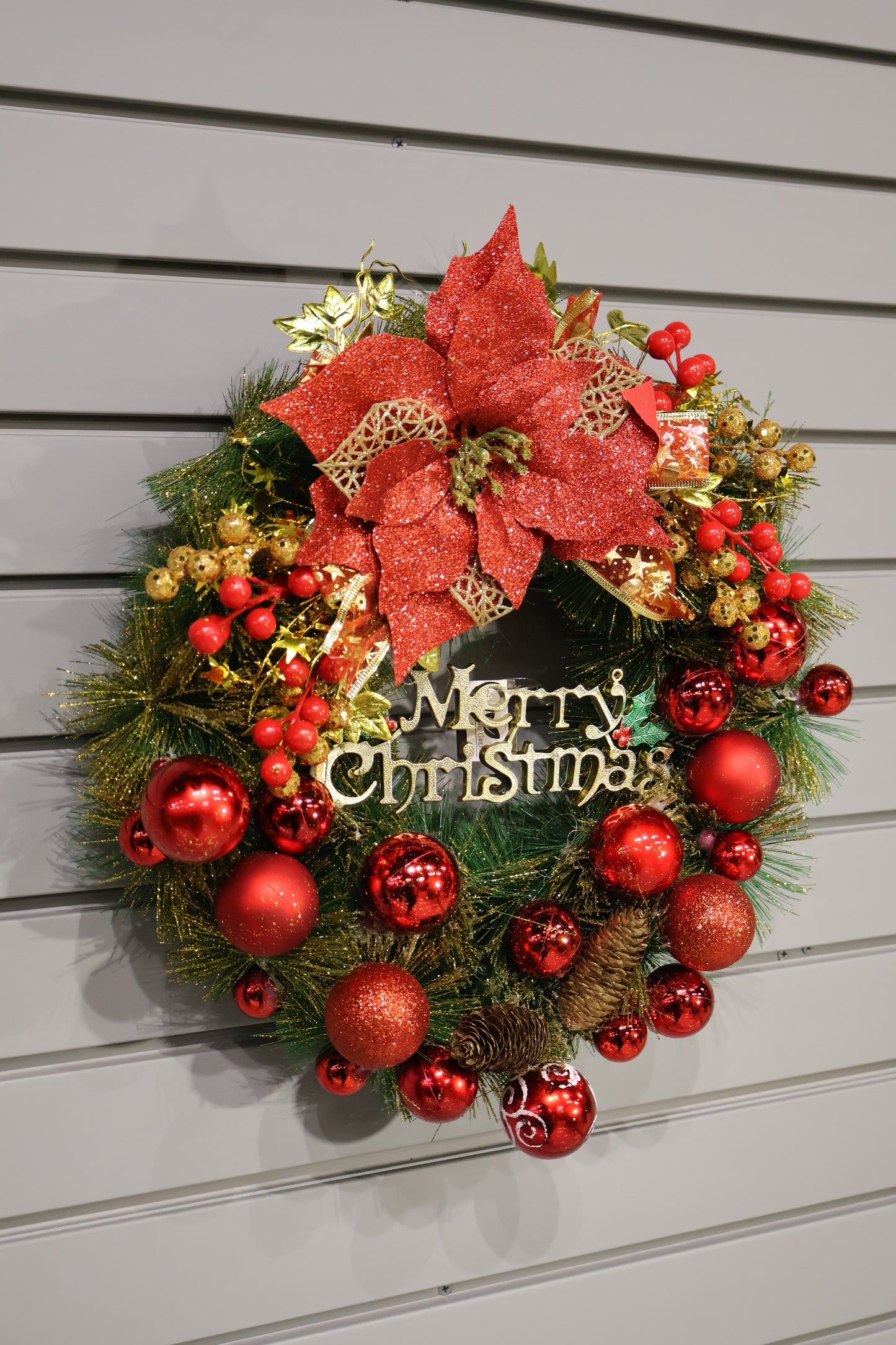 AG-31 | Artificial Christmas Wreath with Red Poinsettia & Baubles – 16" (40 cm)