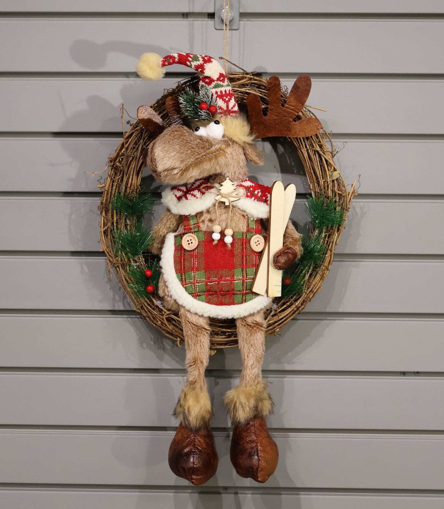 AG-08 | Christmas Ornament – Reindeer Wreath Design, 16.5" × 11.8" × 5.9" (42×30×15 cm)
