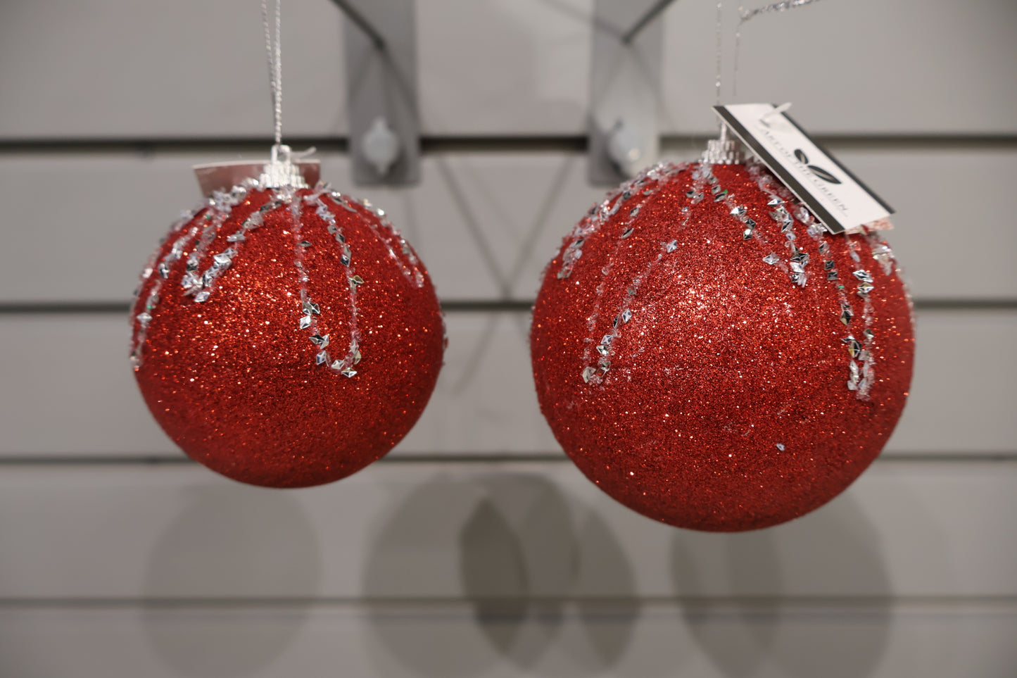 AG-34 | Artificial Christmas Glitter Bauble Ornament – 4" (10 cm) | Red or Gold