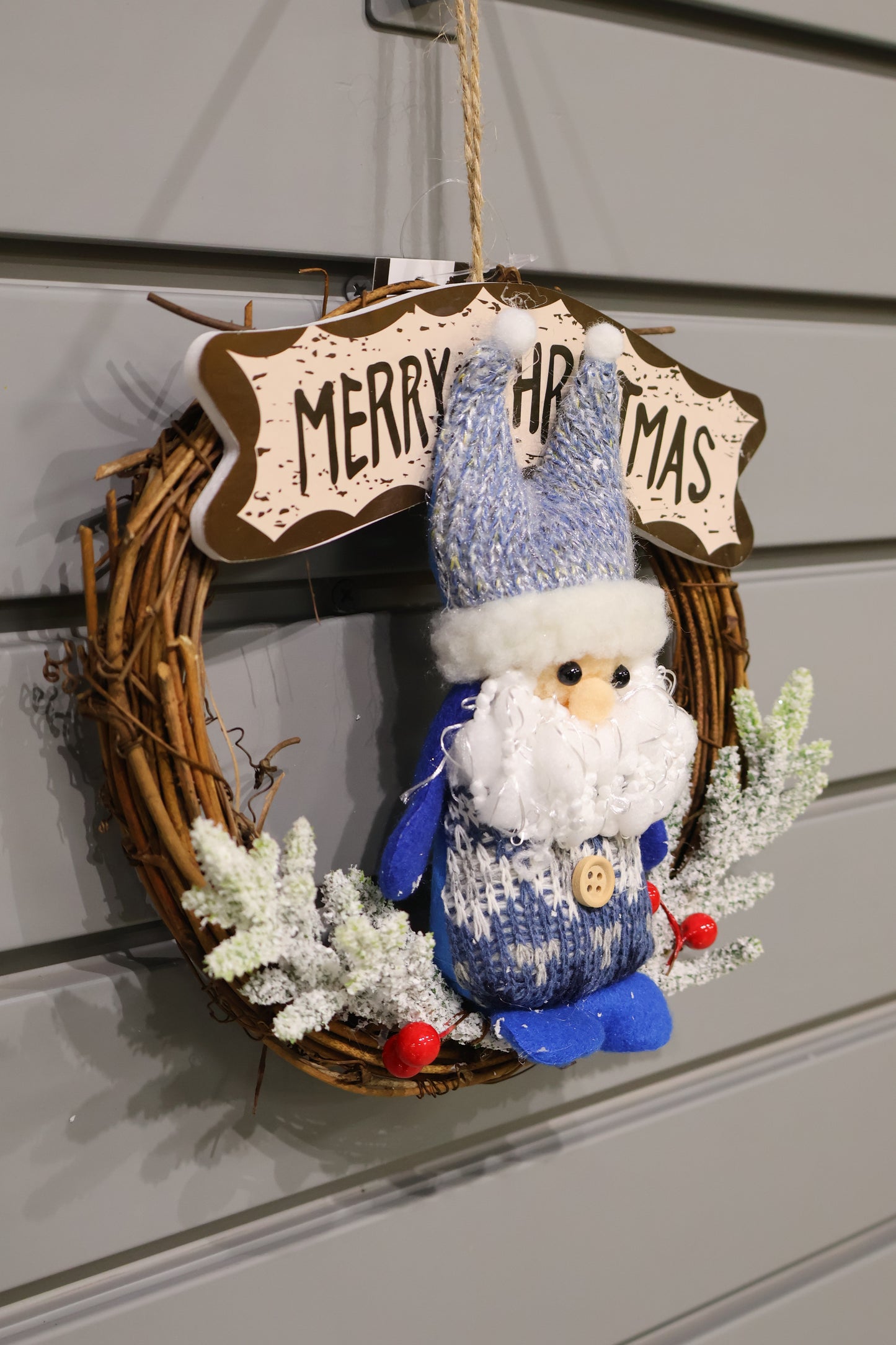 AG-14 | Christmas Ornament – Wreath with Santa Figure (Red, Blue, Brown), 7.9" × 8.3" (20×21 cm)