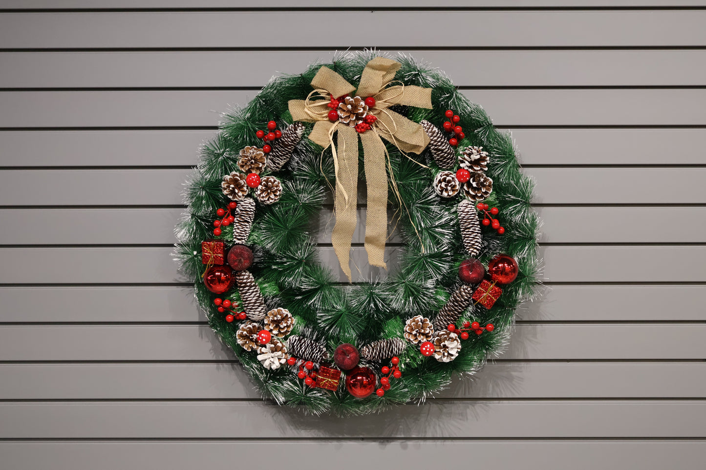 AG-51 | Artificial Christmas Wreath with Pinecones, Berries & Bow – 27.5" (70 cm) Diameter