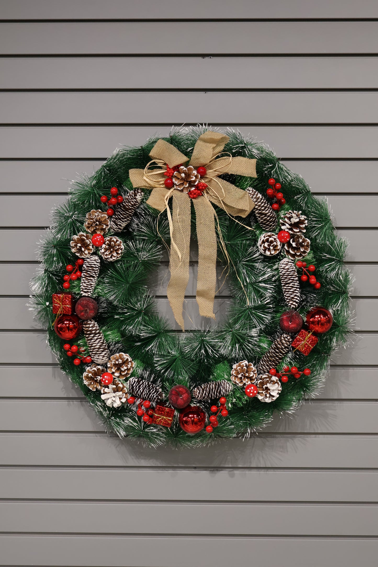 AG-51 | Artificial Christmas Wreath with Pinecones, Berries & Bow – 27.5" (70 cm) Diameter