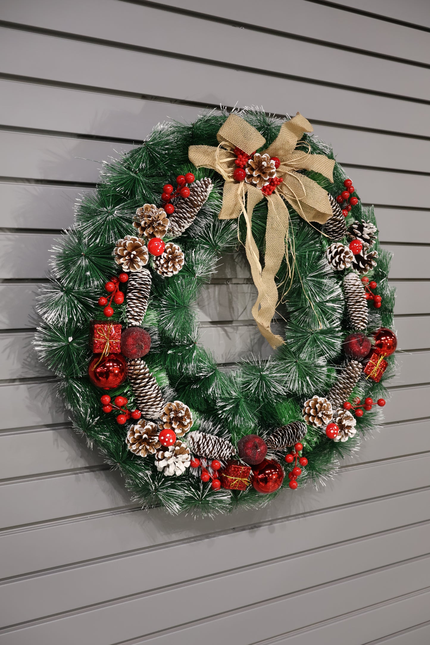 AG-51 | Artificial Christmas Wreath with Pinecones, Berries & Bow – 27.5" (70 cm) Diameter