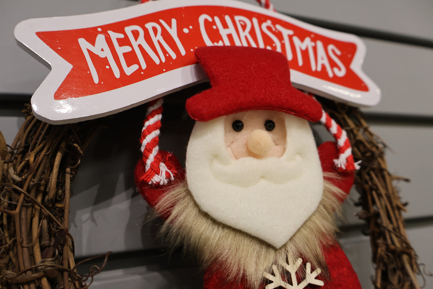 AG-22 | Christmas Wreath with Santa Ornament – 9.4" × 7.9" (24×20 cm)
