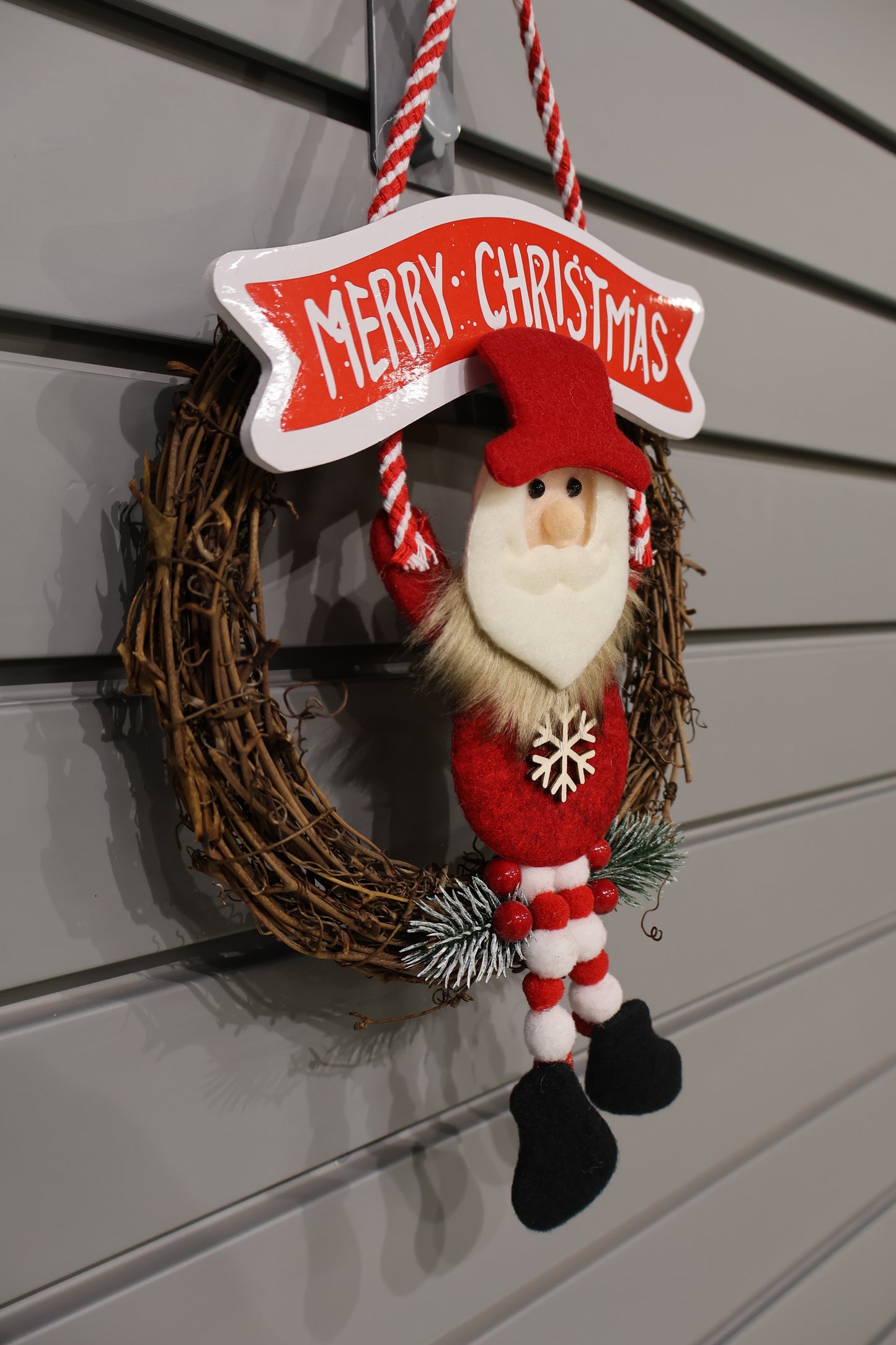 AG-22 | Christmas Wreath with Santa Ornament – 9.4" × 7.9" (24×20 cm)