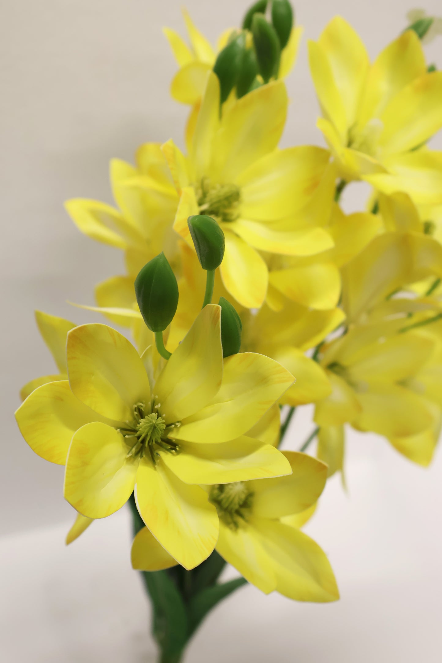 CLEMATIS SPRAY — 23.2" (59 cm)