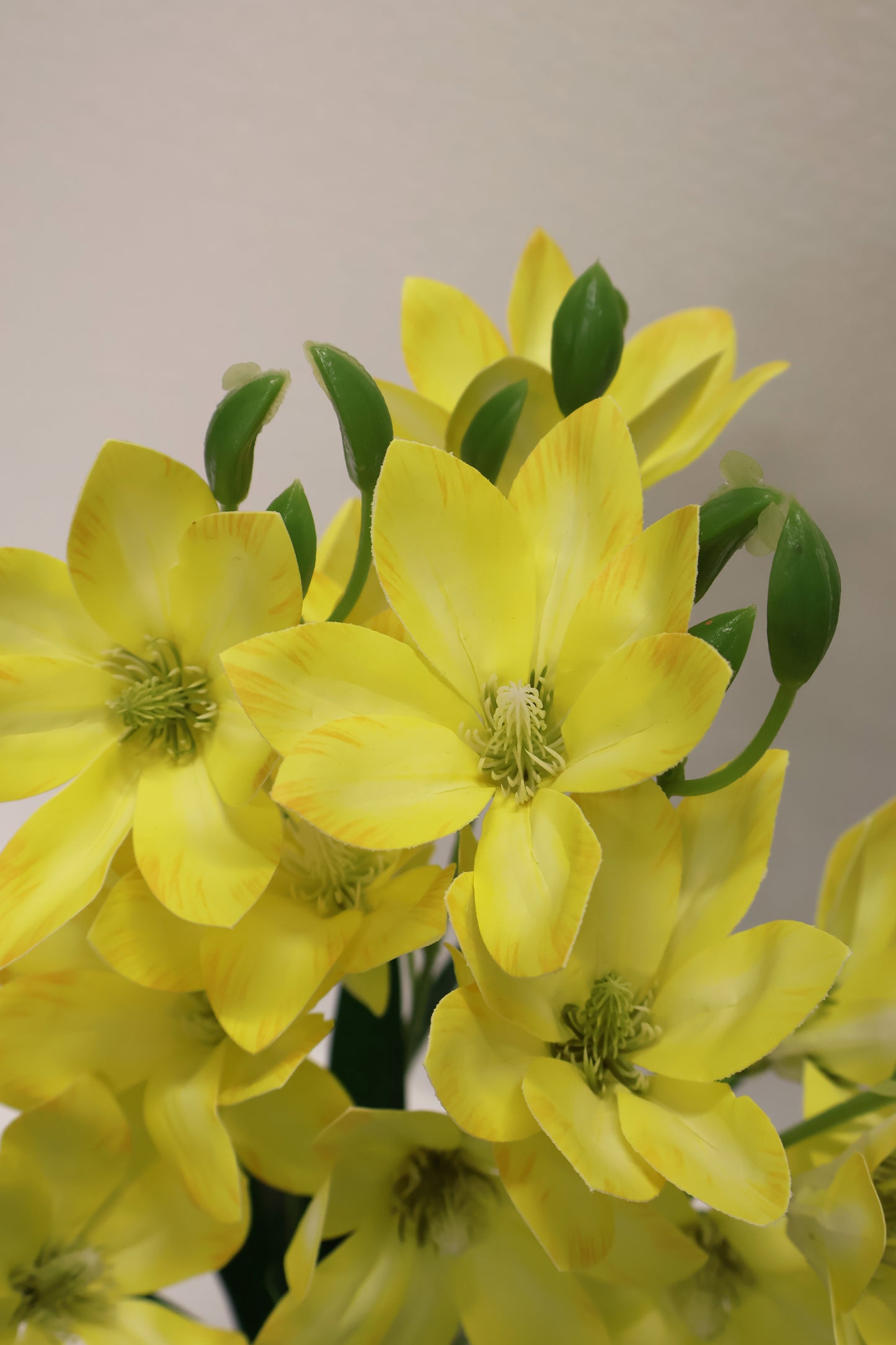 CLEMATIS SPRAY — 23.2" (59 cm)
