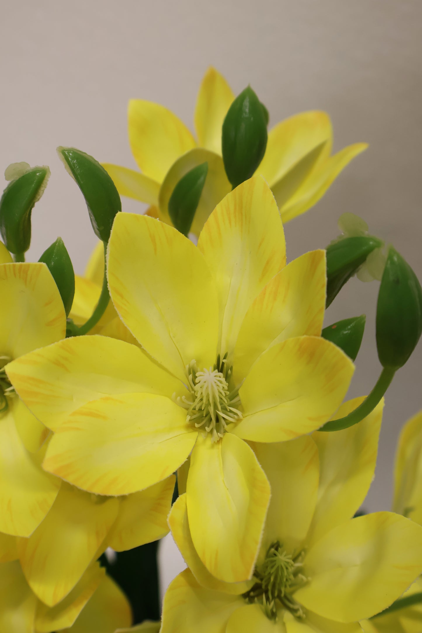 CLEMATIS SPRAY — 23.2" (59 cm)
