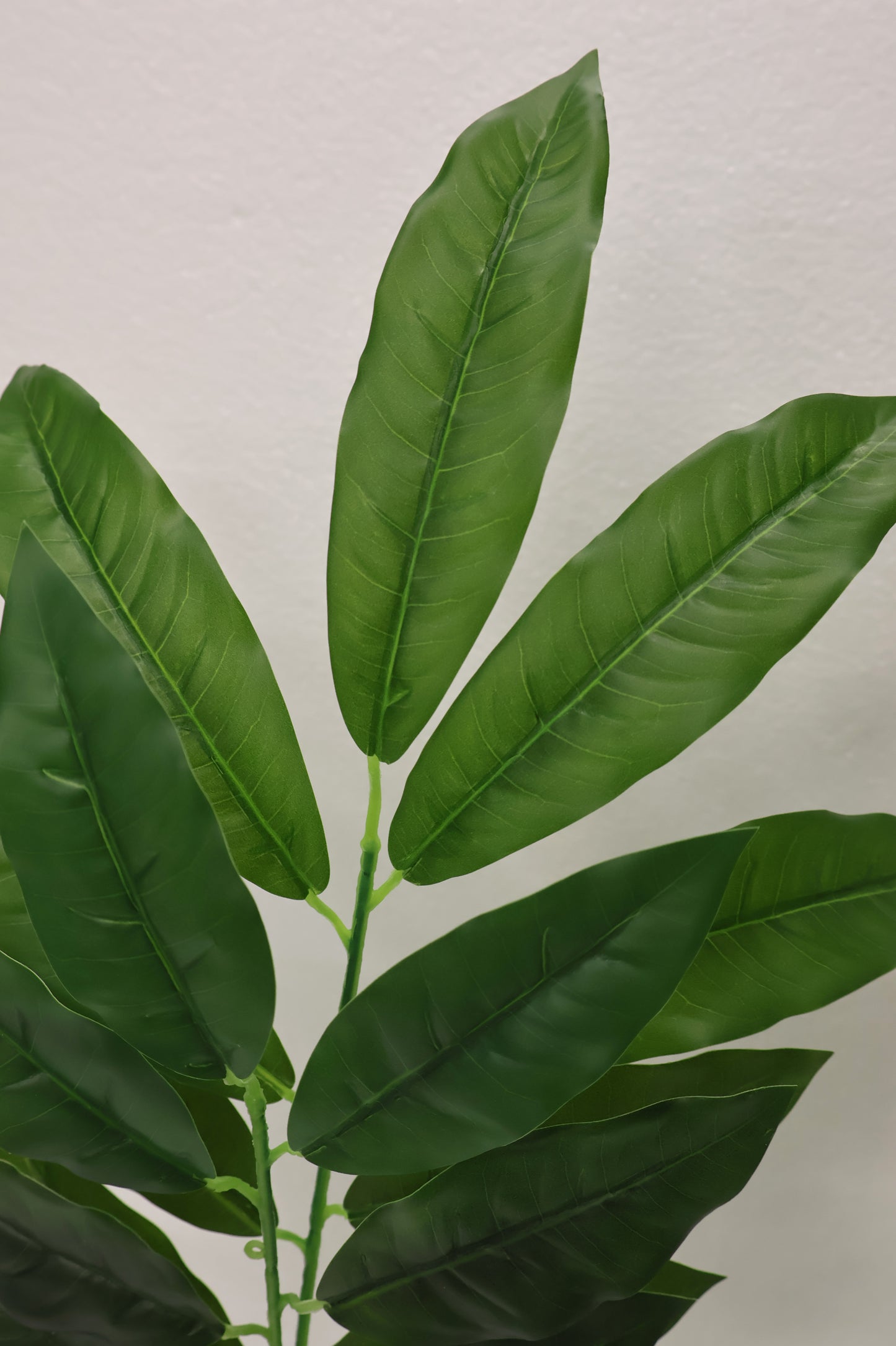 LAUREL SINGLE LEAF — 26" (66 cm)
