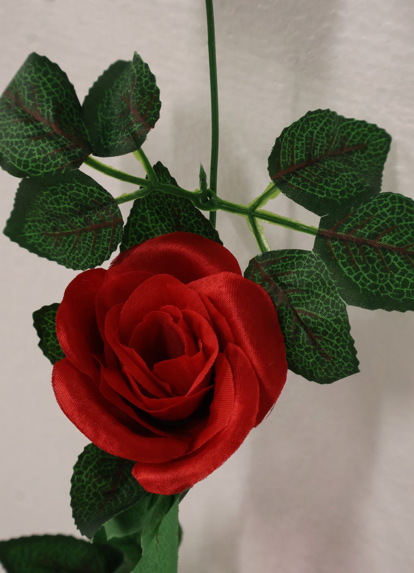 ROSE GARLAND — 88.6" (225 cm)