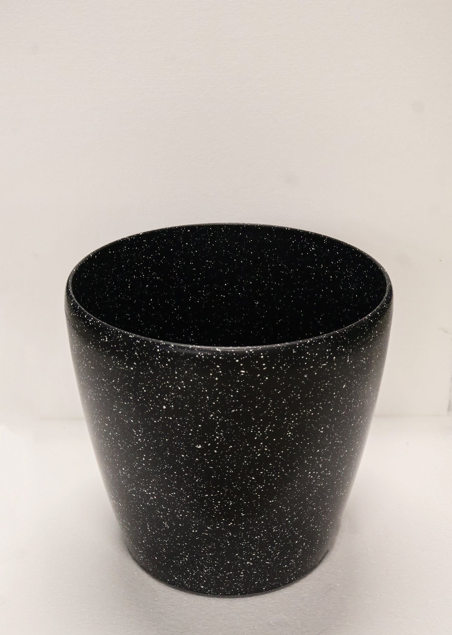 SPECKLED GLOSS ROUND PLANTER (ON WHEELS) — 13.2" × 13.0" (33.5 × 33 cm)