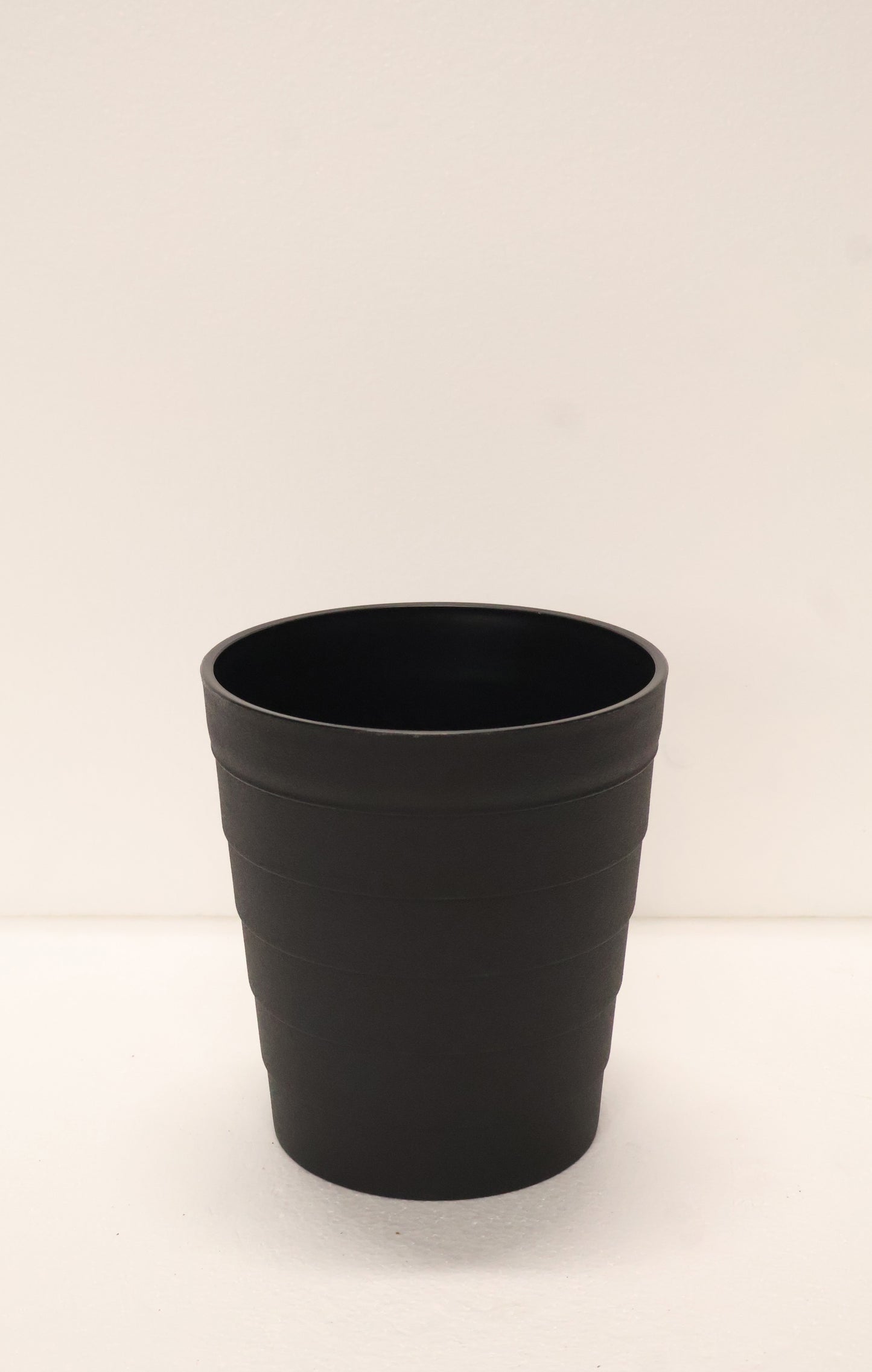 TIERED ROUND PLANTER — 7.1" × 7.7" (18 × 19.5 cm)