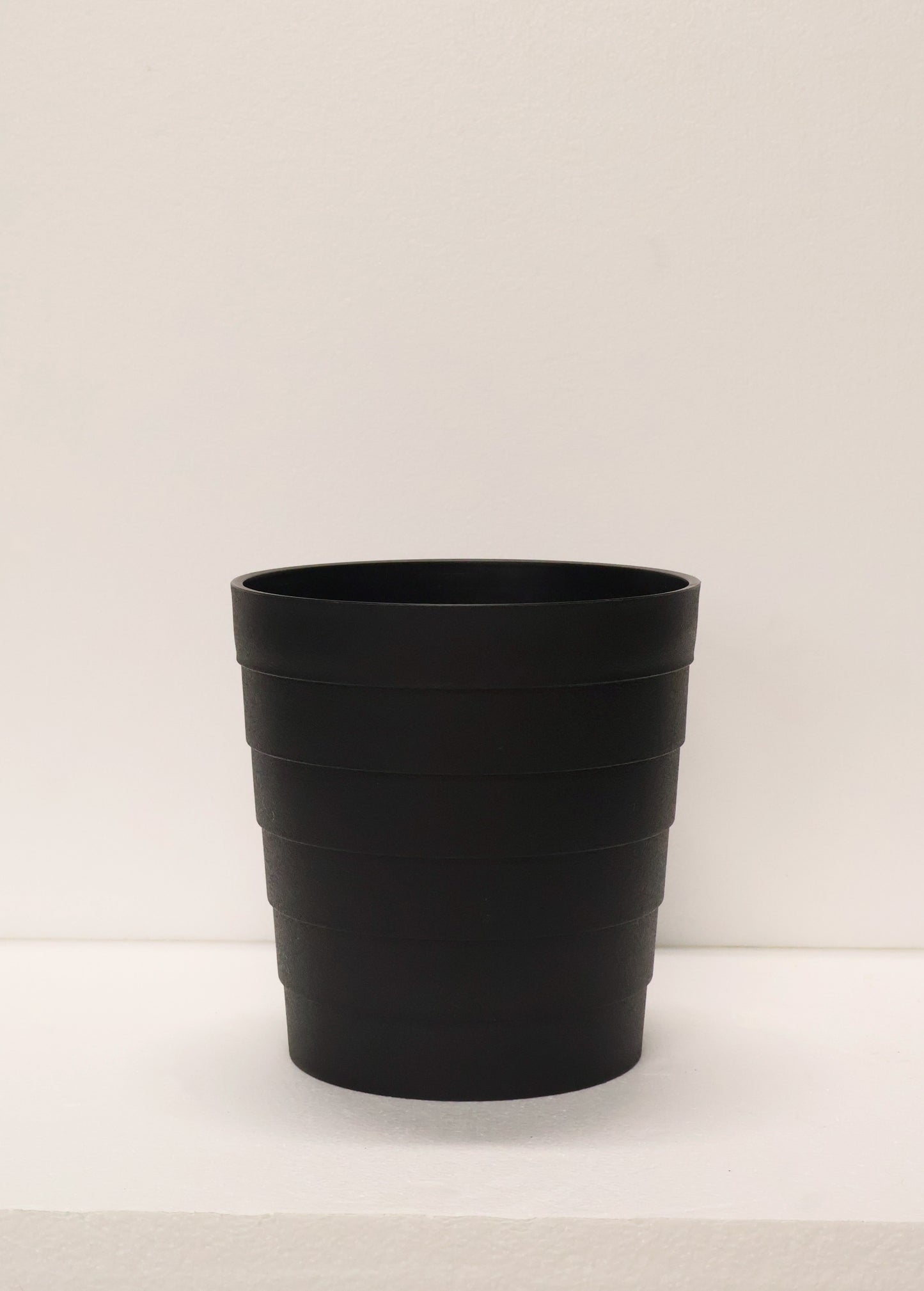 TIERED ROUND PLANTER — 9.8" × 10.0" (25 × 25.5 cm)