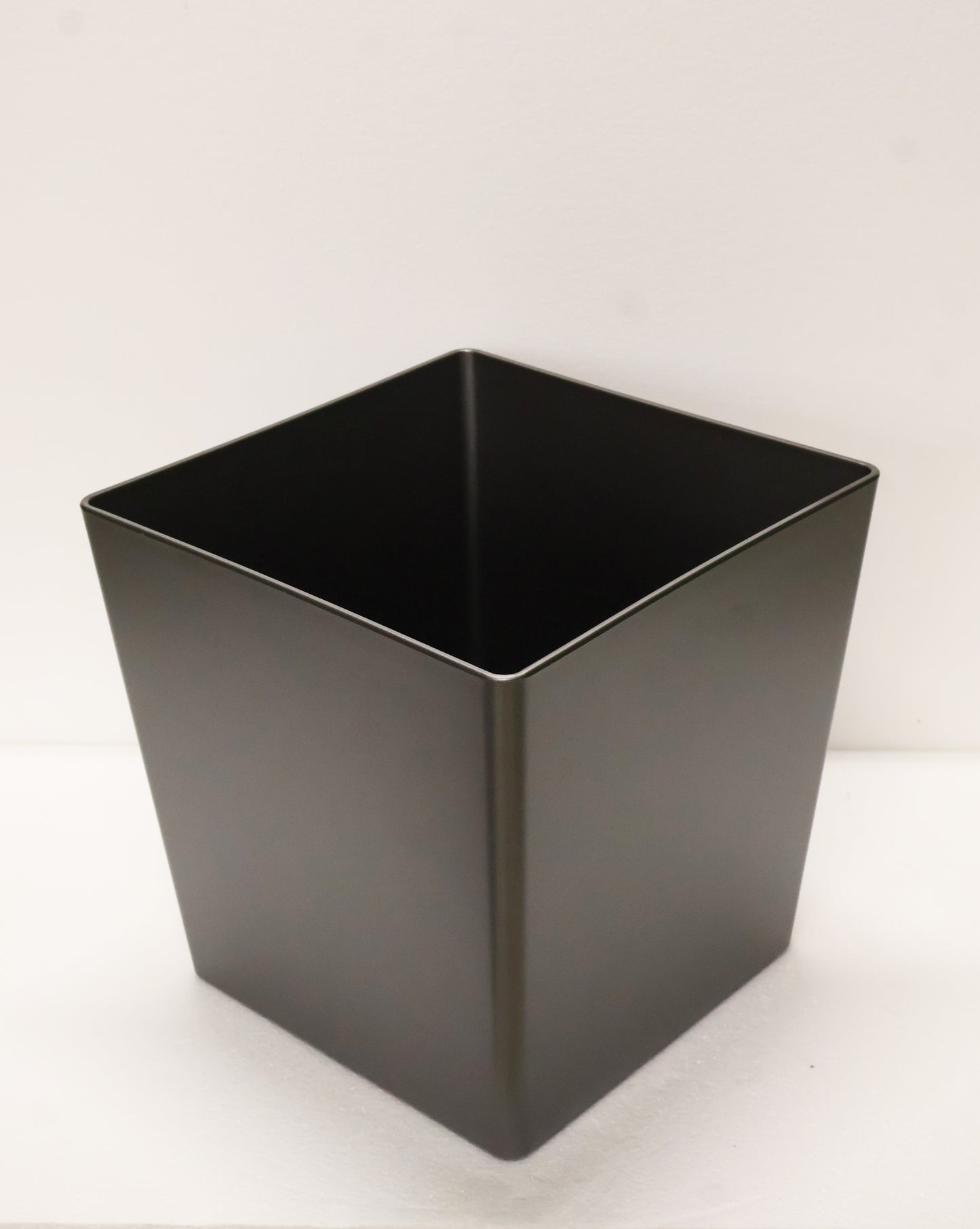 FACETED TAPERED SQUARE PLANTER (ON WHEELS) — 13.0" × 13.0" (33 × 33 cm)