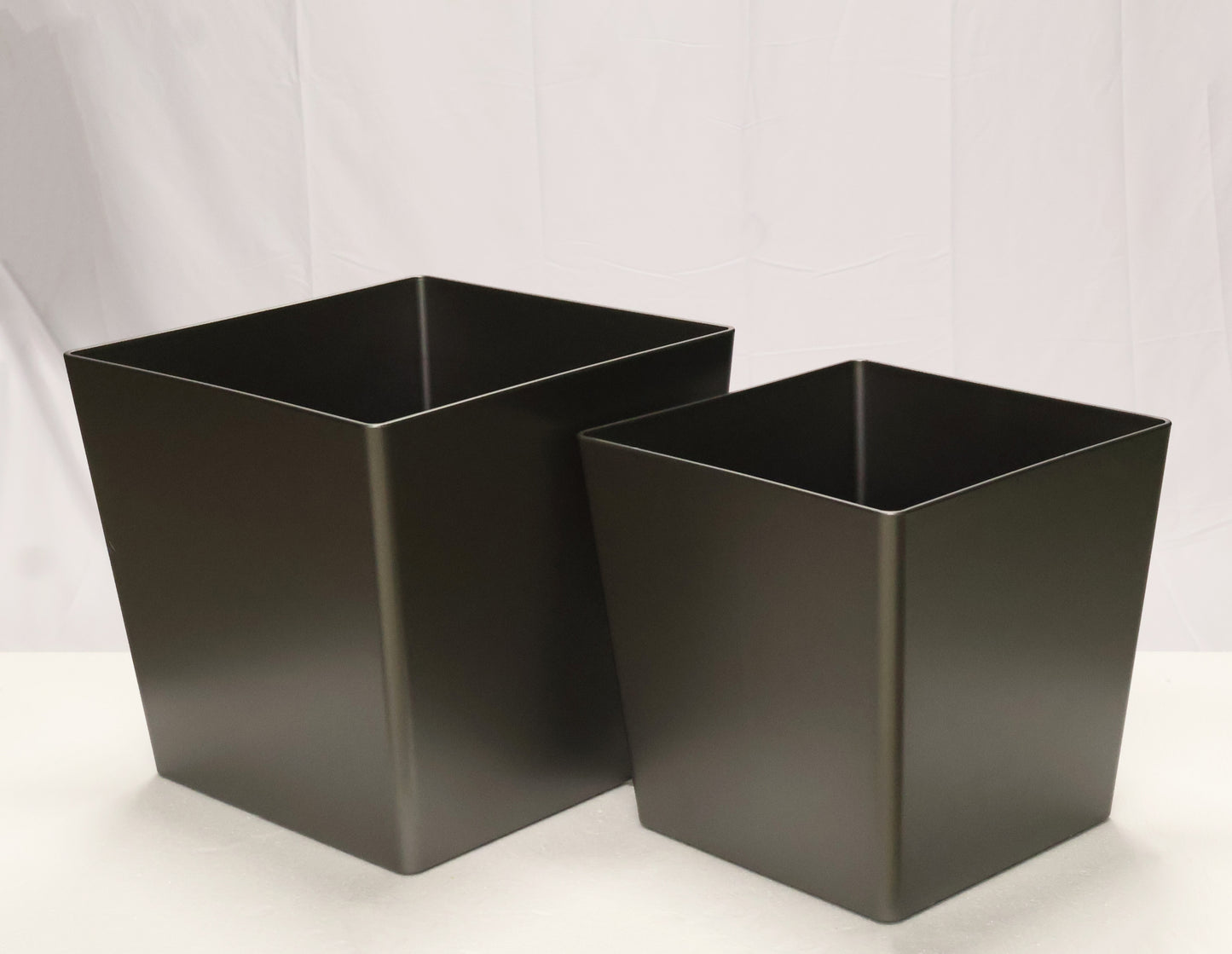 FACETED TAPERED SQUARE PLANTER (ON WHEELS) — 15.0" × 14.6" (38 × 37 cm)